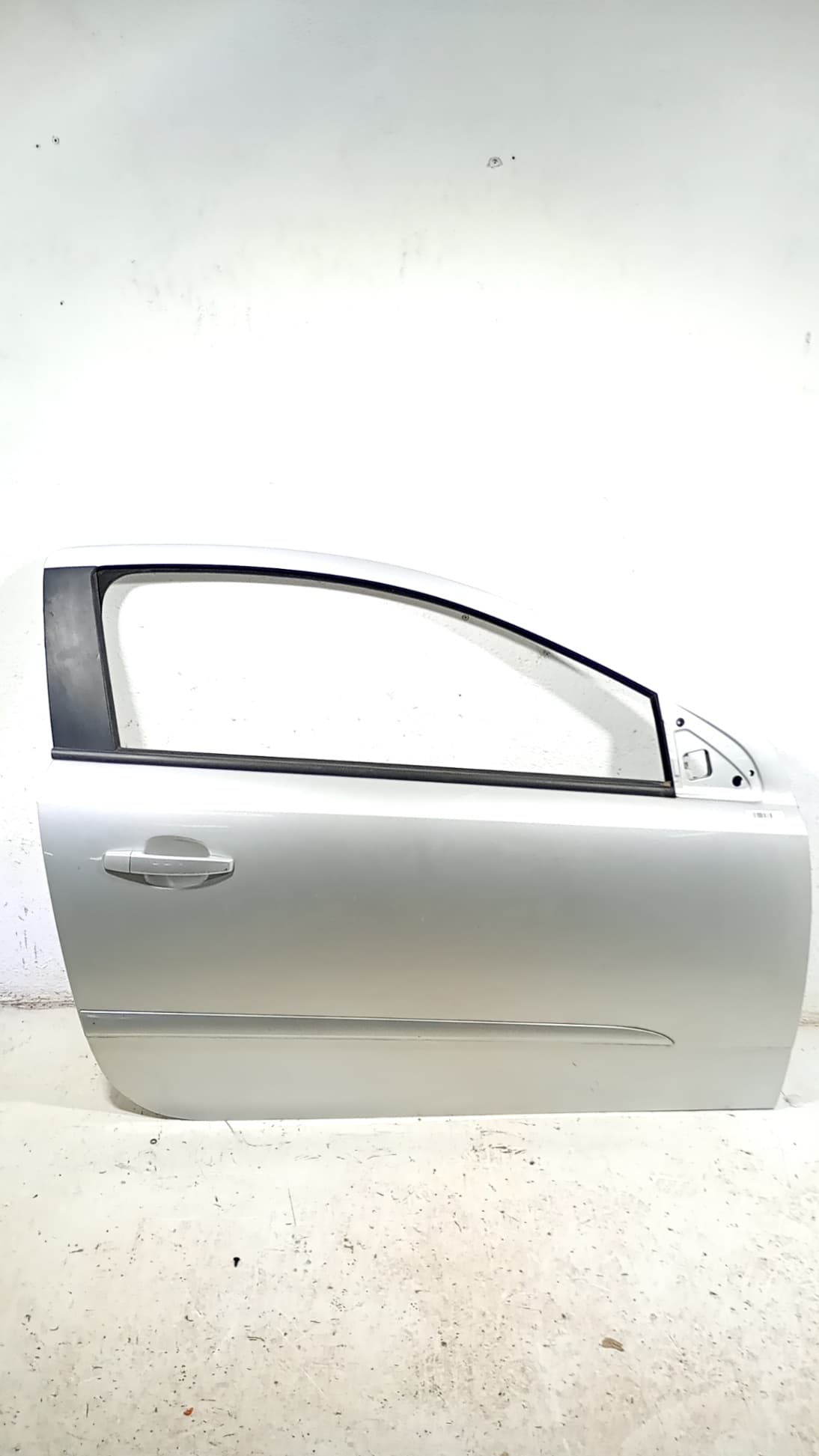 Puerta delantera derecha OPEL ASTRA H BER.