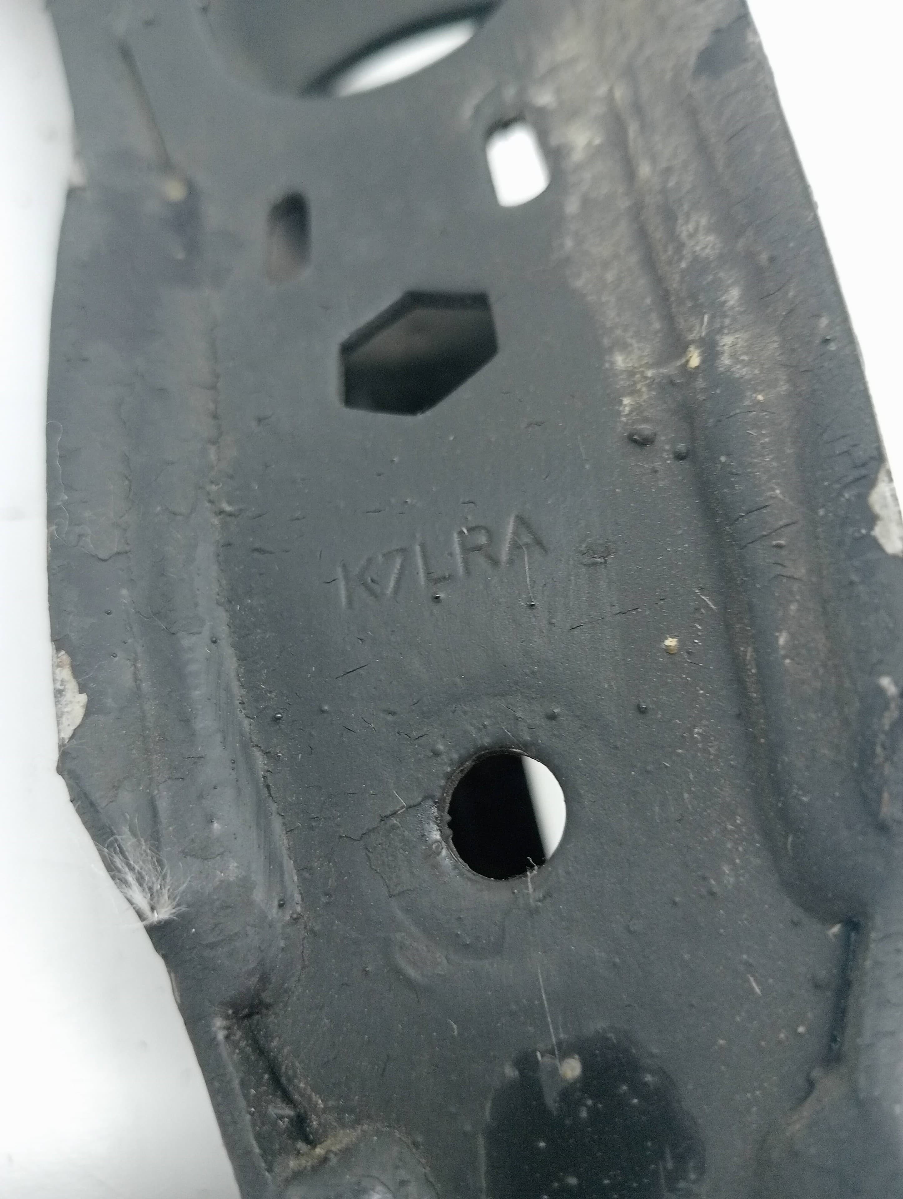 Brazo suspension inferior trasero derecho VOLVO V40 3
