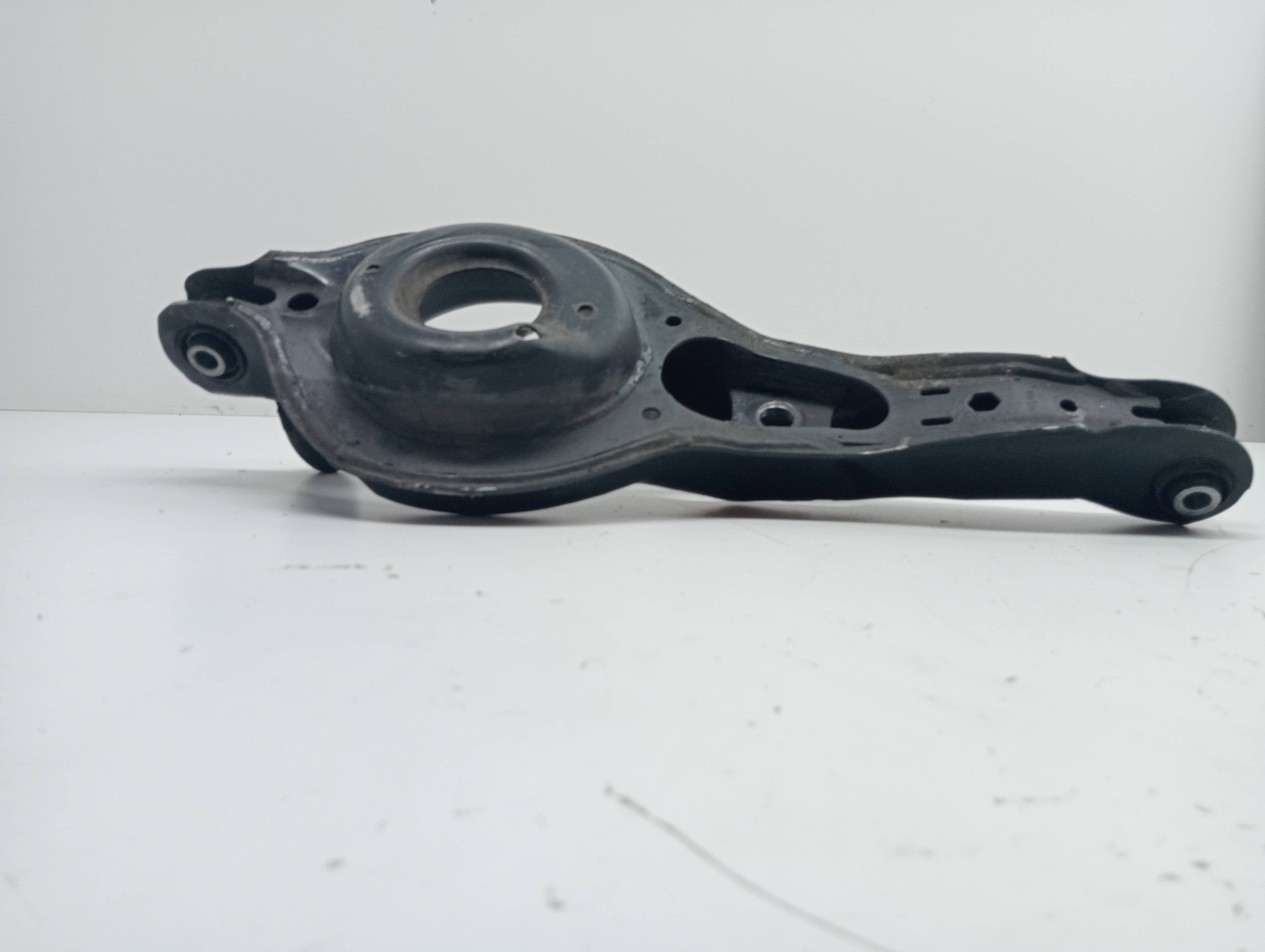Brazo suspension inferior trasero derecho VOLVO V40