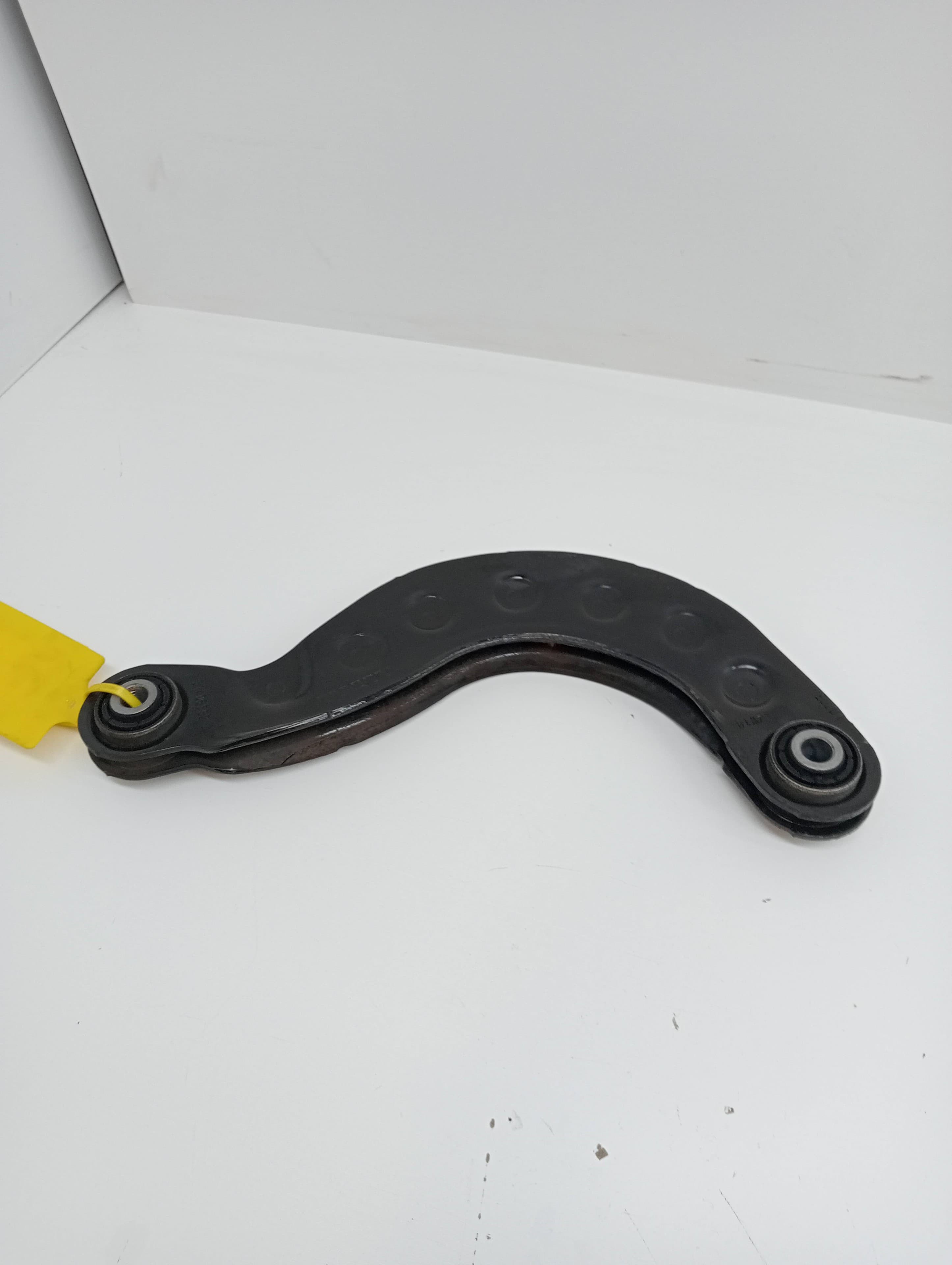 Brazo suspension superior trasero derecho VOLVO V40 3