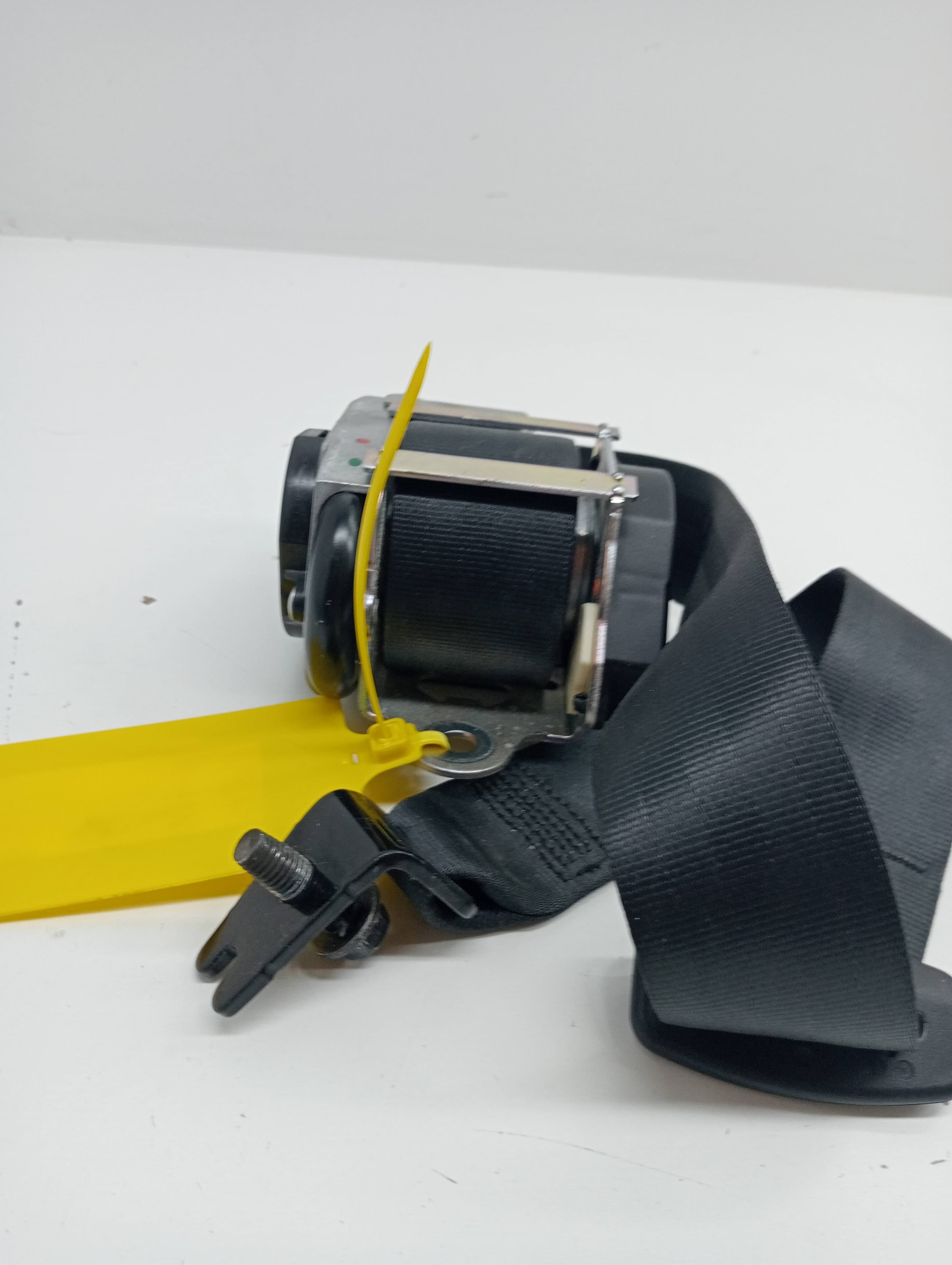 Cinturon seguridad trasero derecho VOLVO V40 2