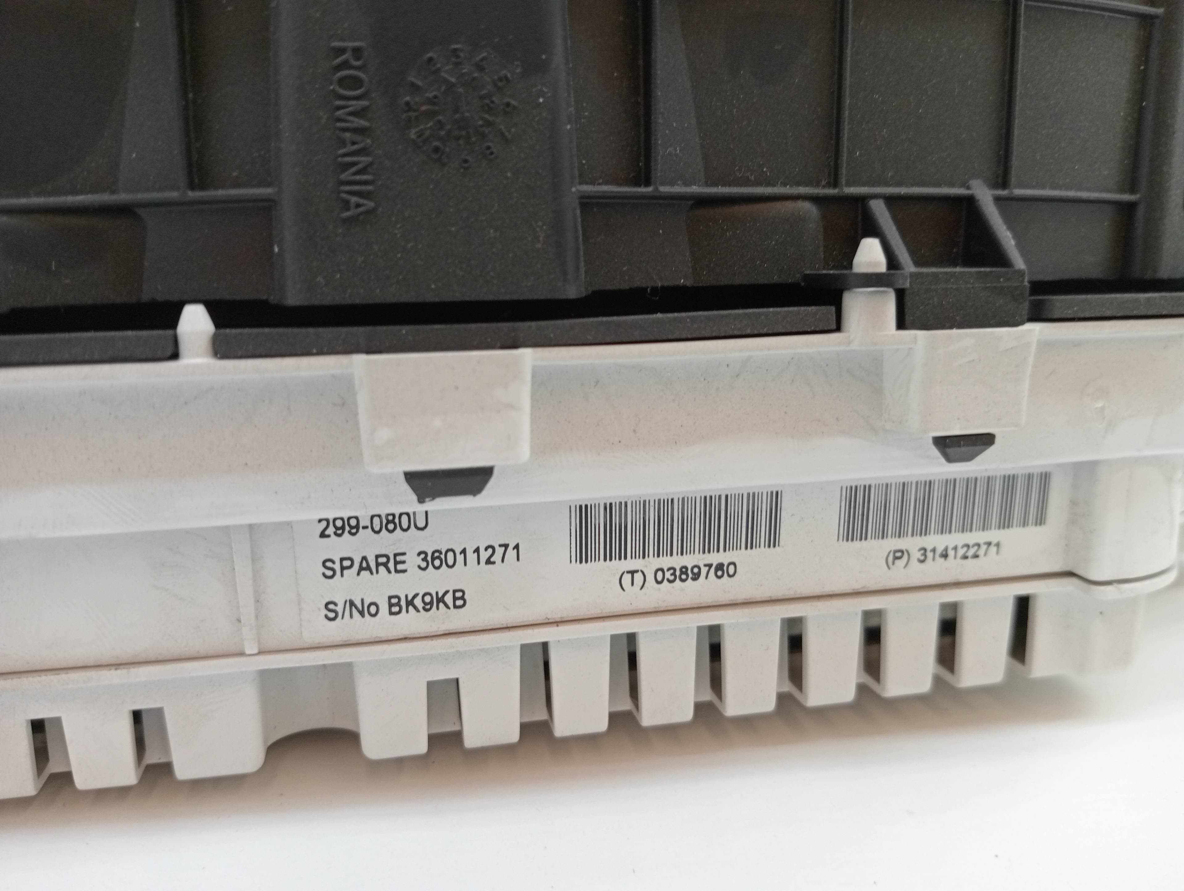 Cuadro instrumentos VOLVO V40 3
