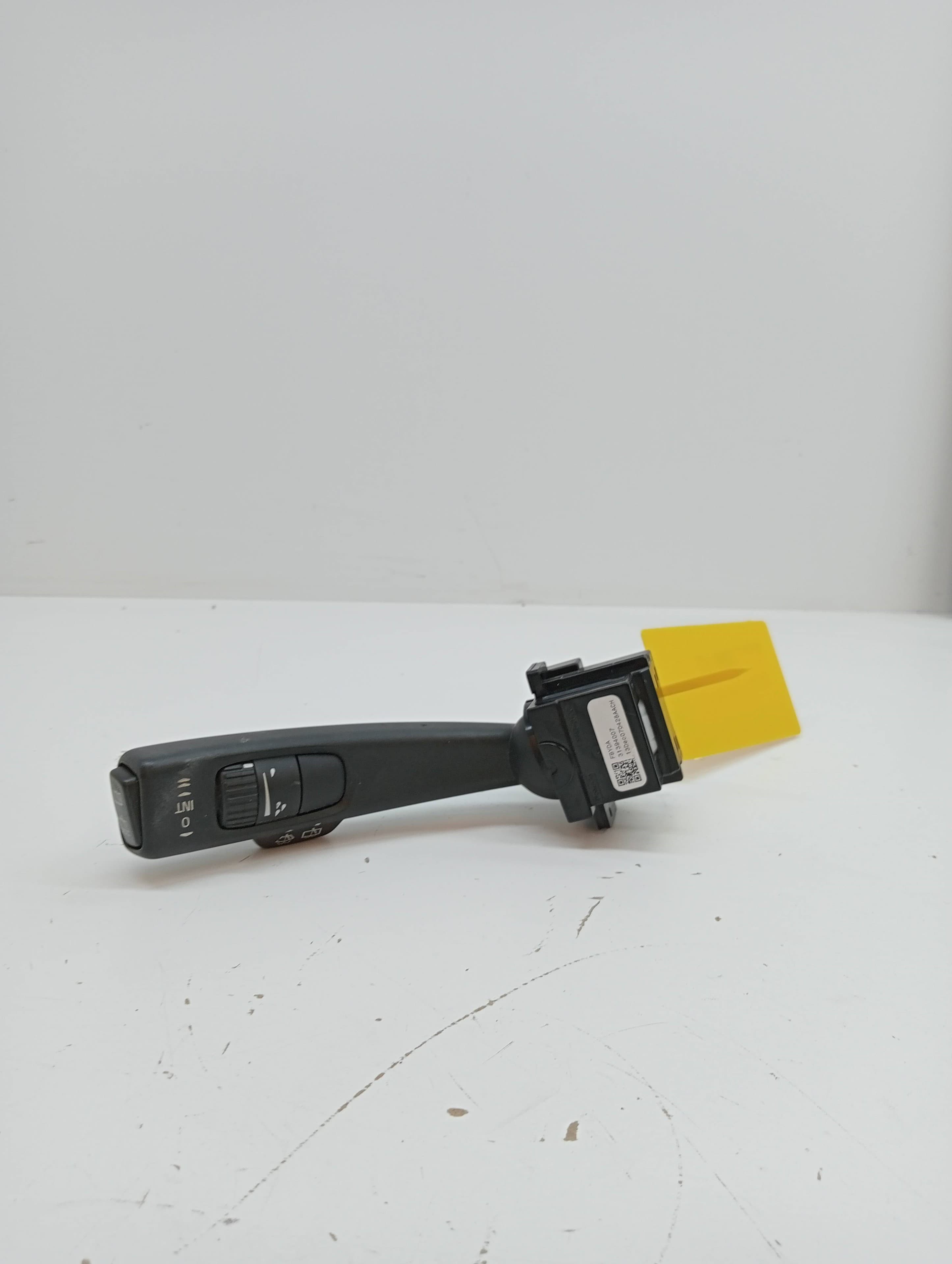 Mando limpia VOLVO V40 3