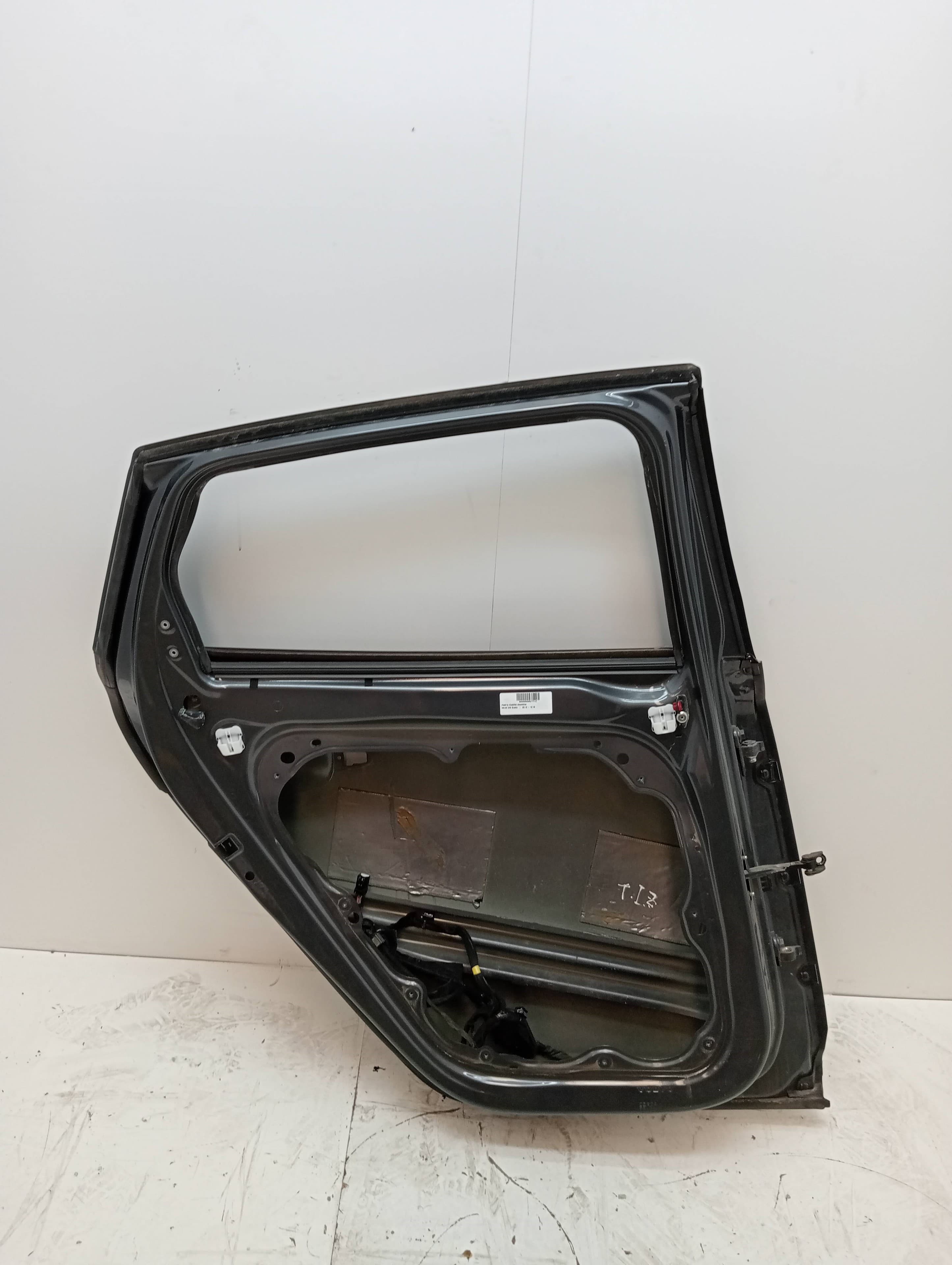Puerta trasera izquierda VOLVO V40 2