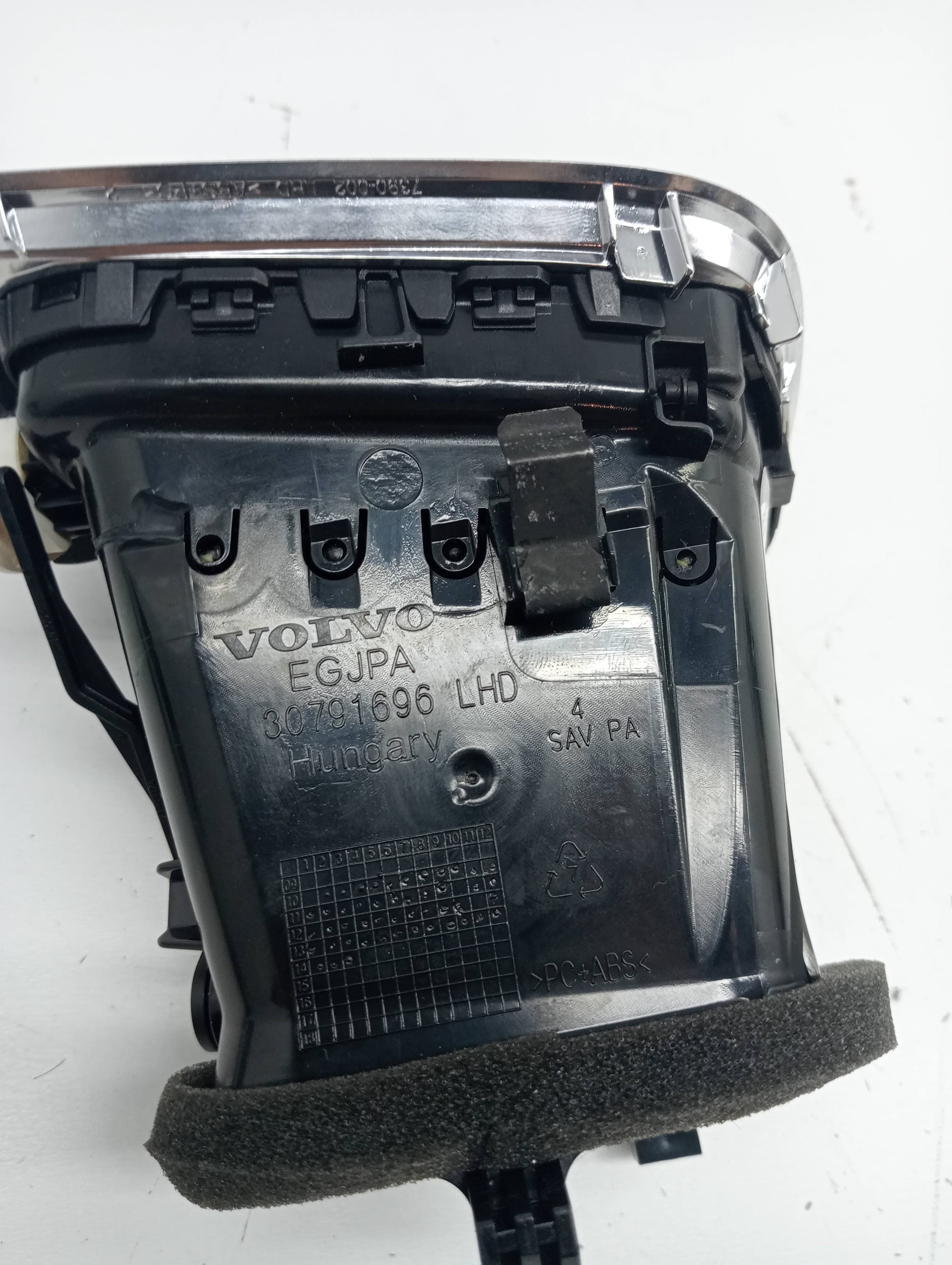Recambio VOLVO V40 ref. 30791696 2