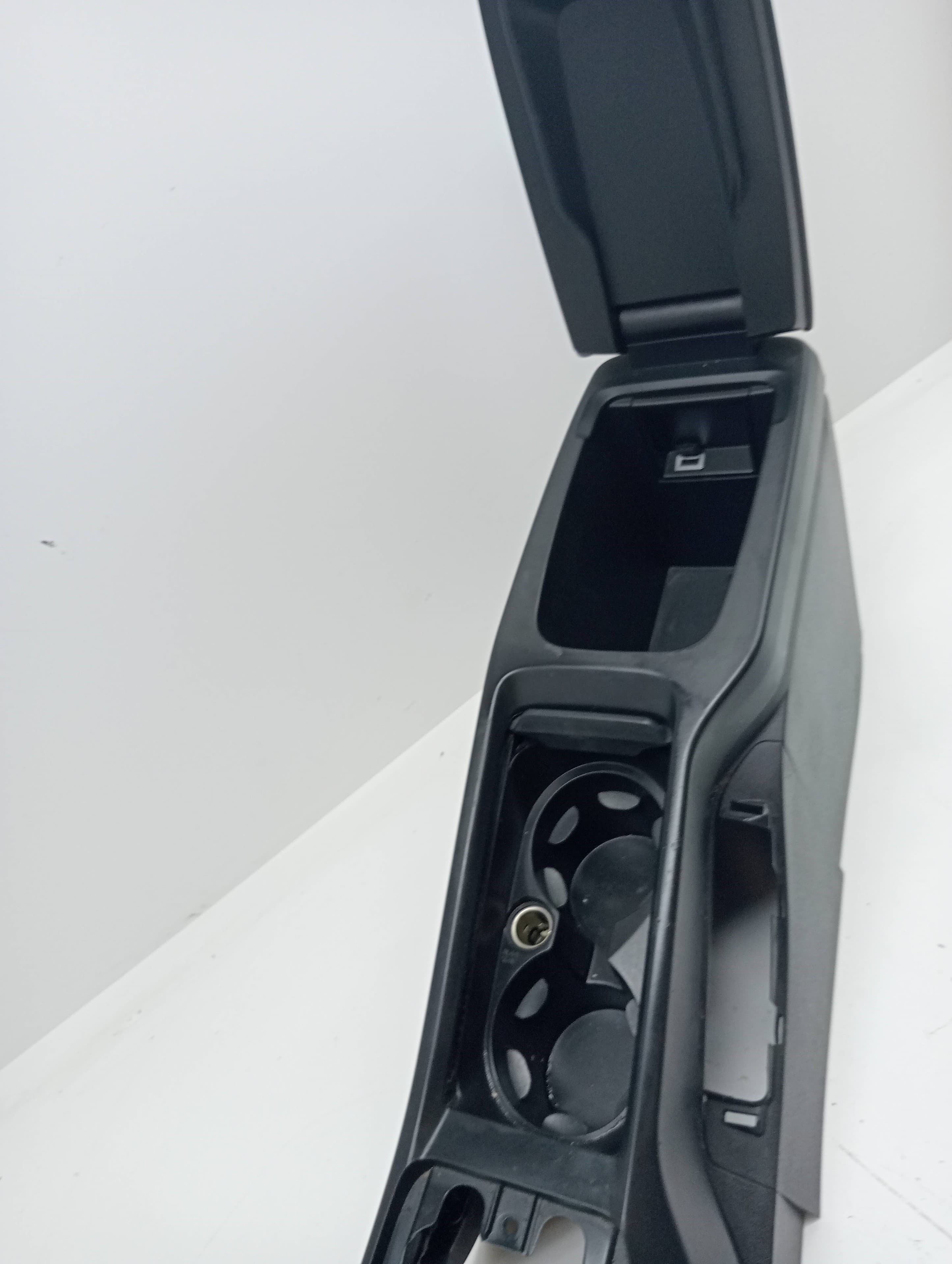 Consola central VOLVO V40