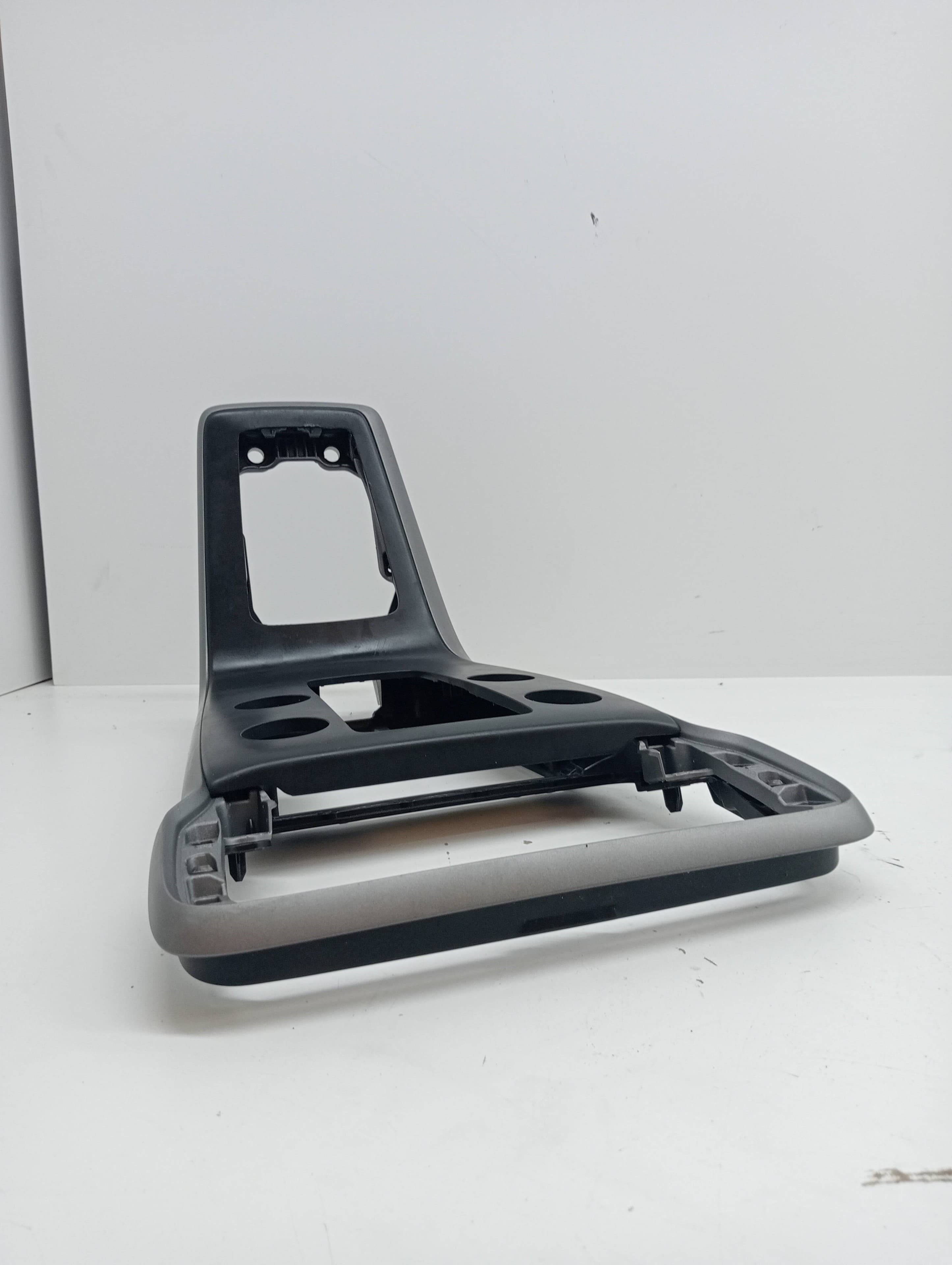 Consola central VOLVO V40 3