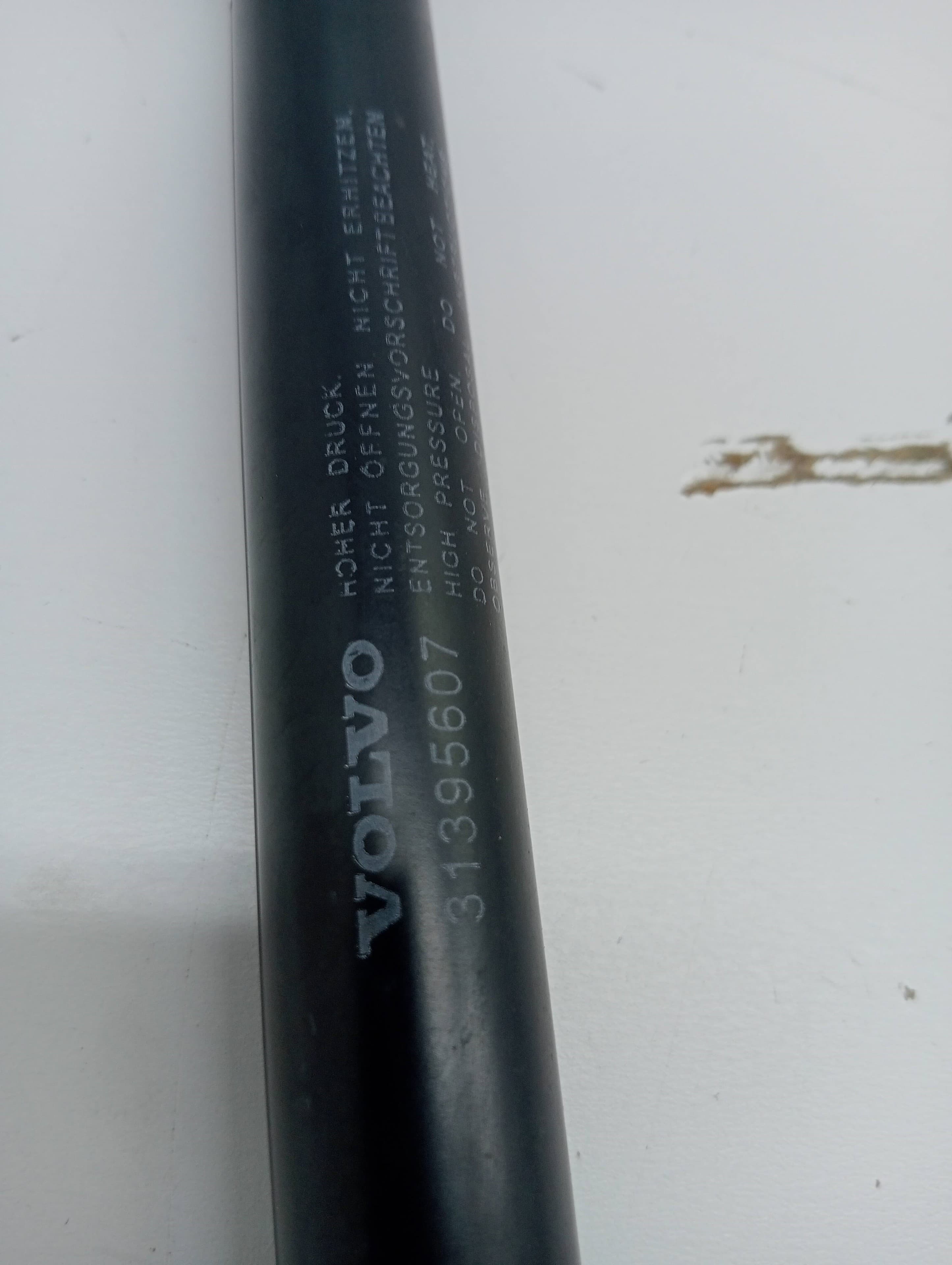 Amortiguadores maletero / porton VOLVO V40 3