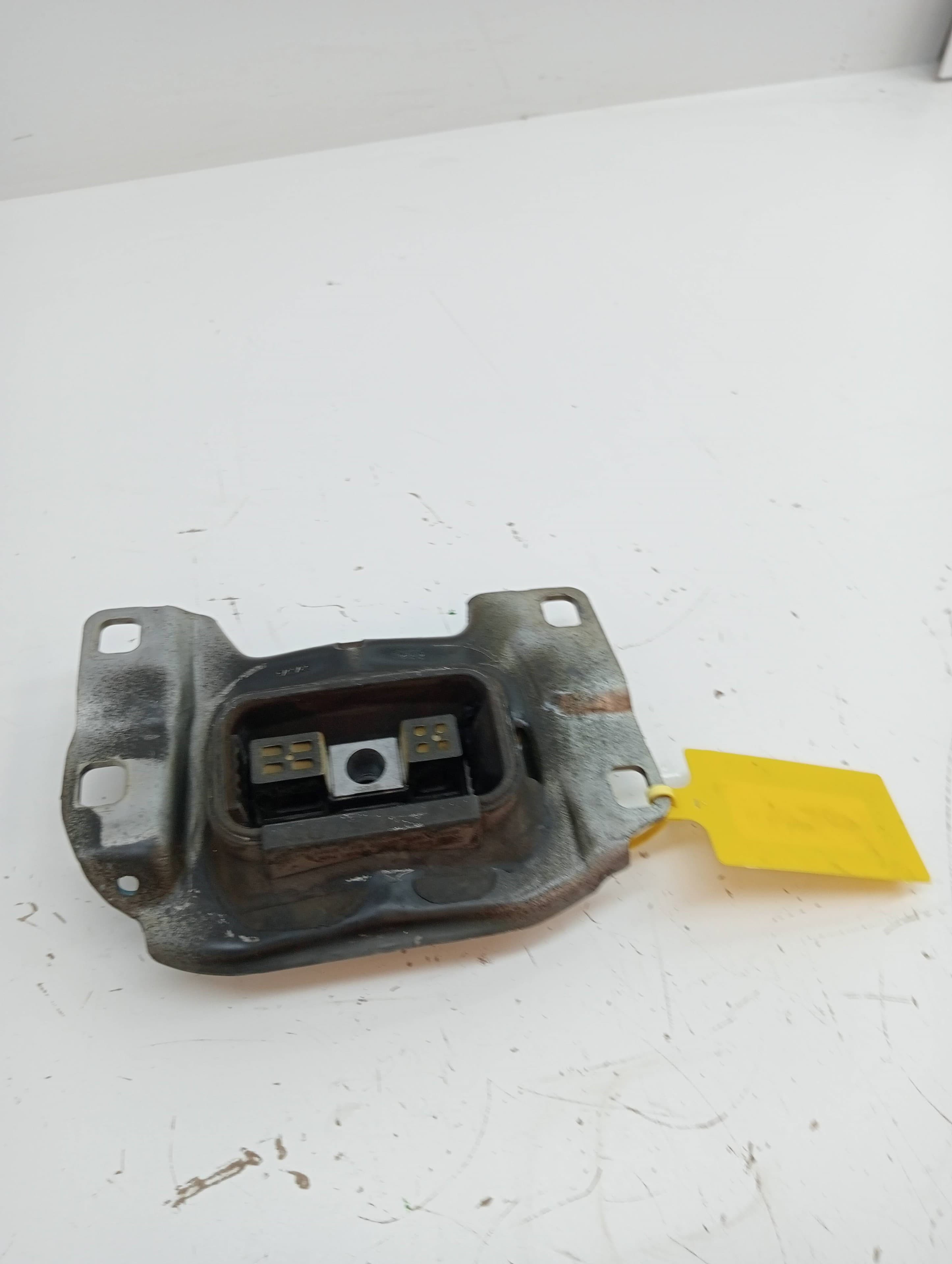 Recambio VOLVO V40 ref. 31359780 2