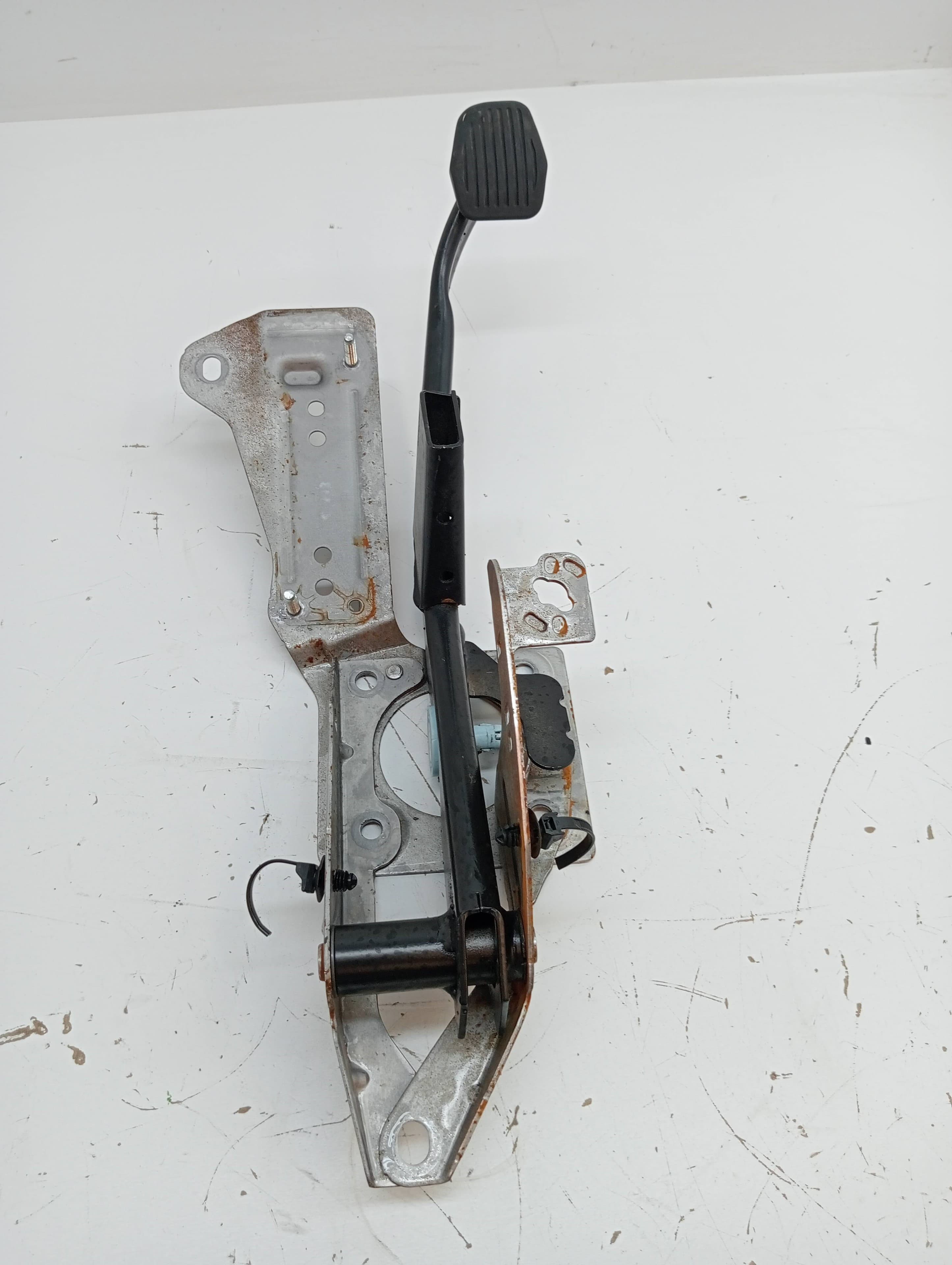 Pedal freno VOLVO V40