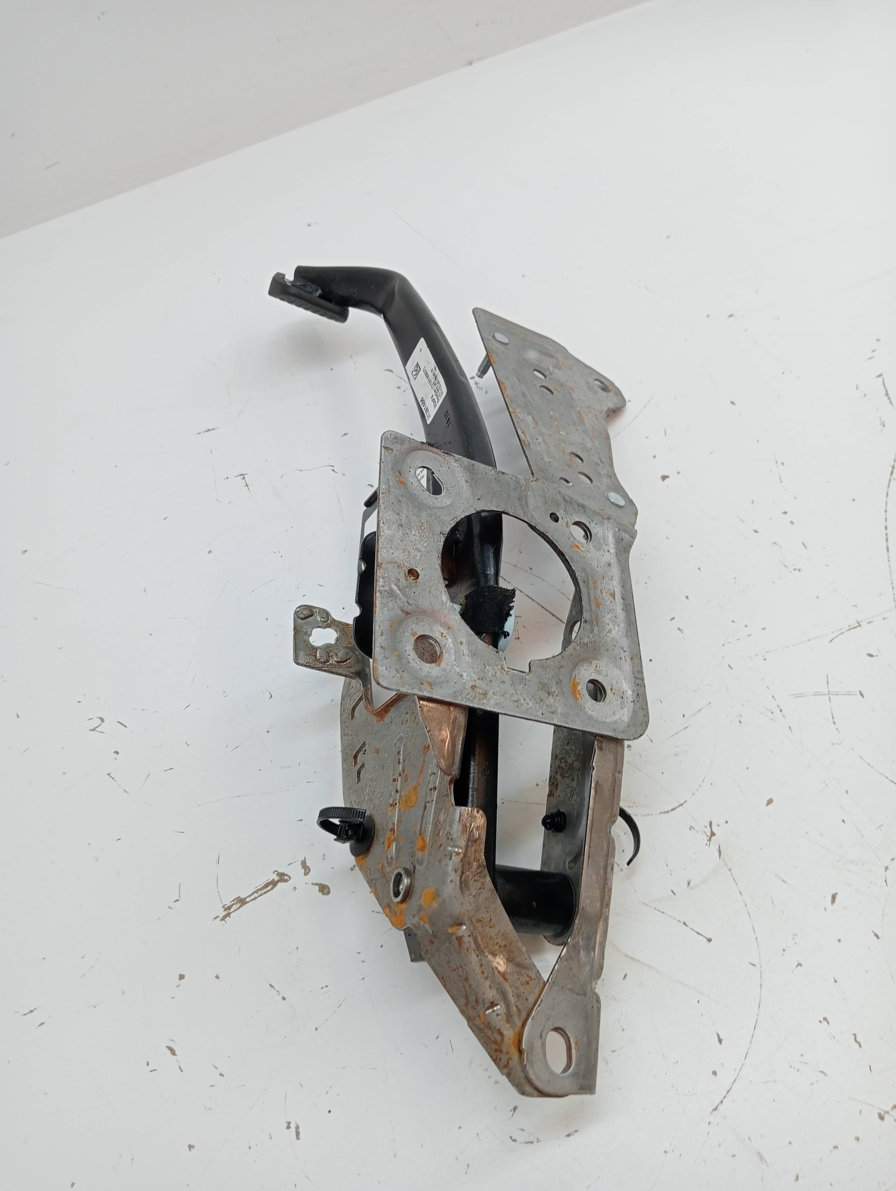 Pedal freno VOLVO V40 2