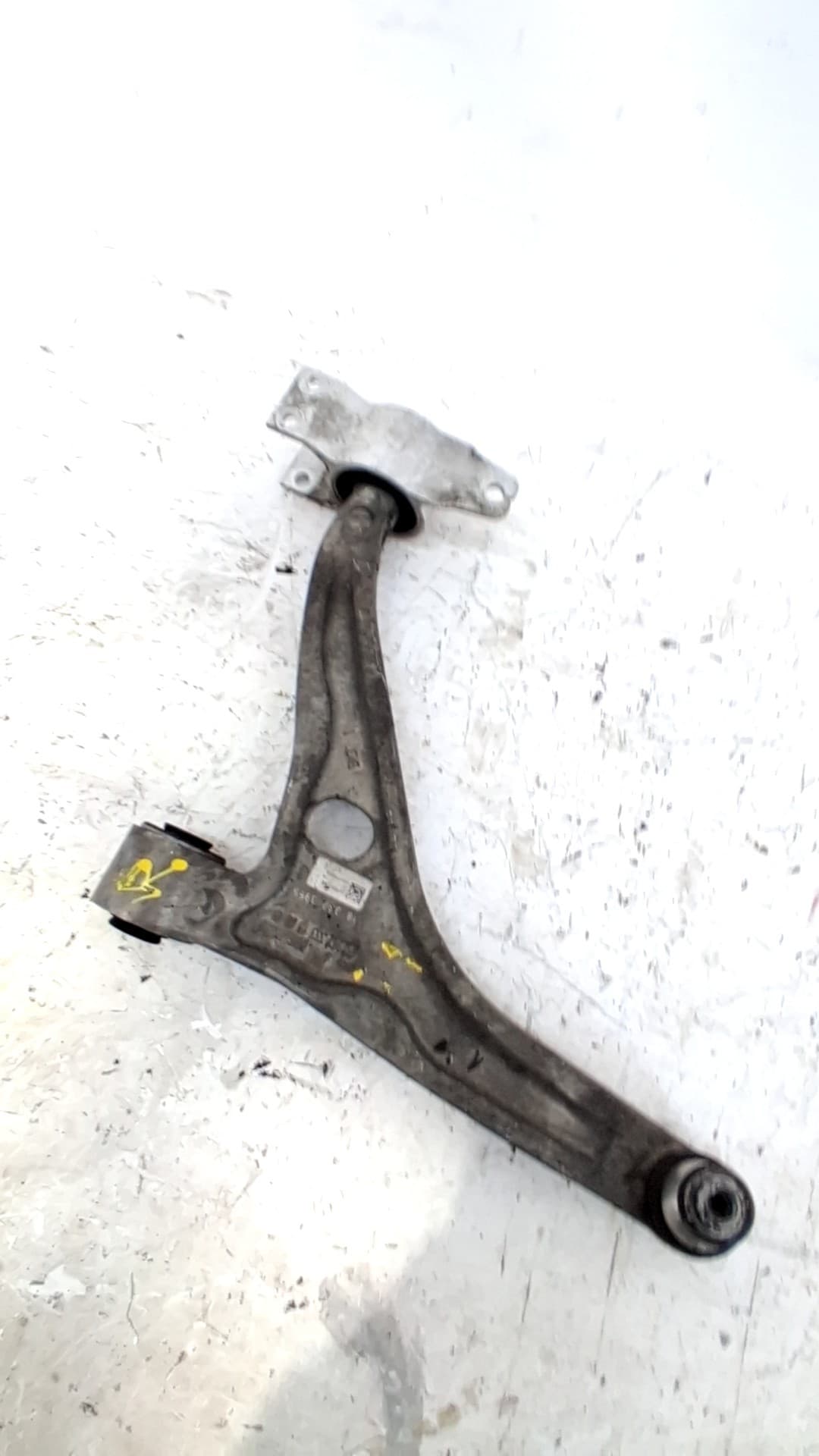 Brazo suspension inferior delantero izquierdo MERCEDES-BENZ B-CLASS