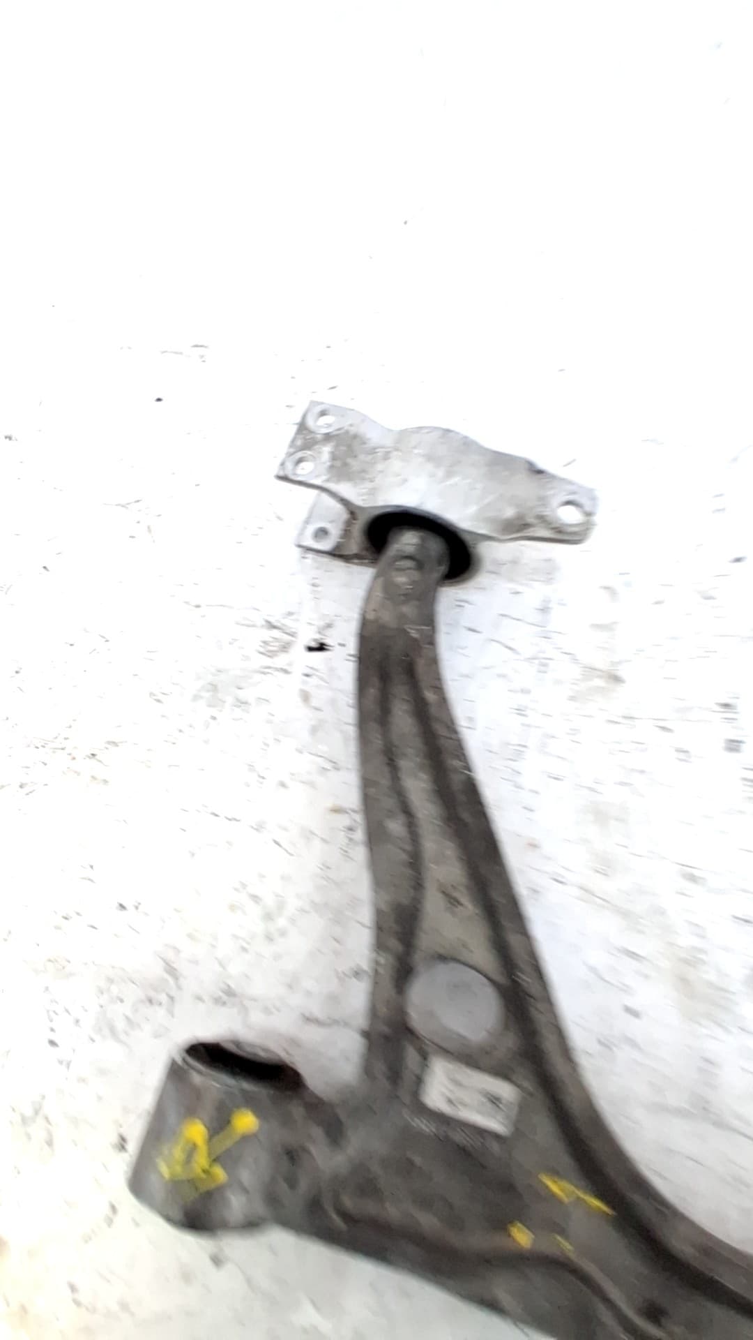 Brazo suspension inferior delantero izquierdo MERCEDES-BENZ B-CLASS 3