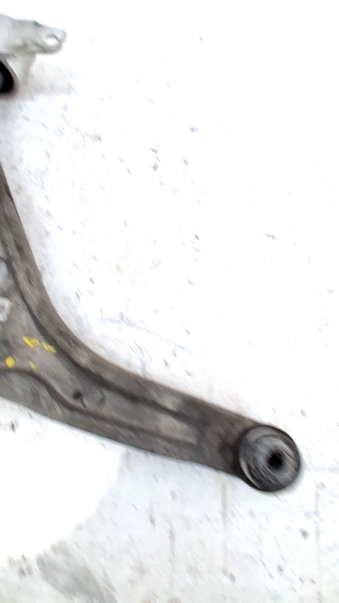 Brazo suspension inferior delantero izquierdo MERCEDES-BENZ B-CLASS 2