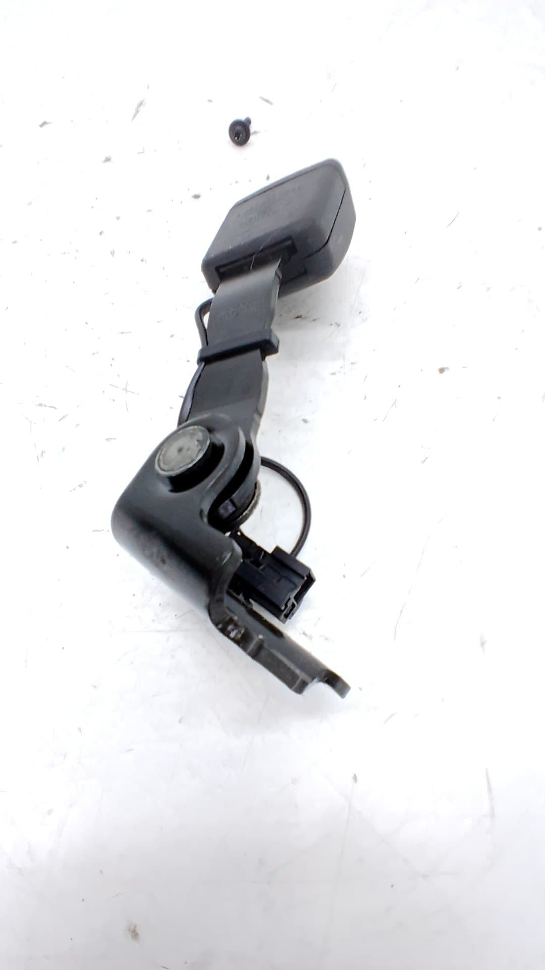 Enganche cinturon trasero izquierdo MERCEDES-BENZ B-CLASS 2