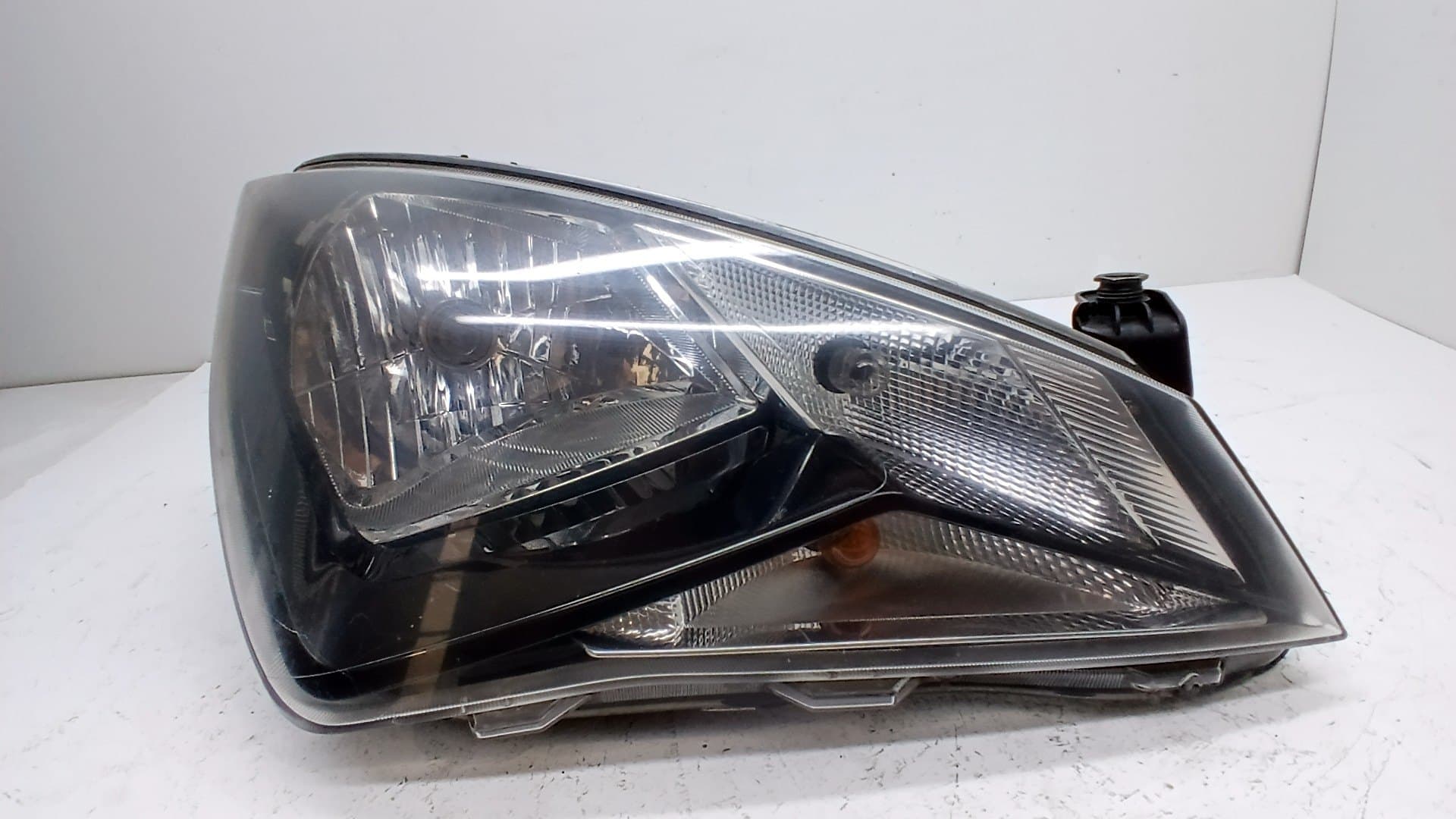 Faro derecho SEAT MII (KF1)
