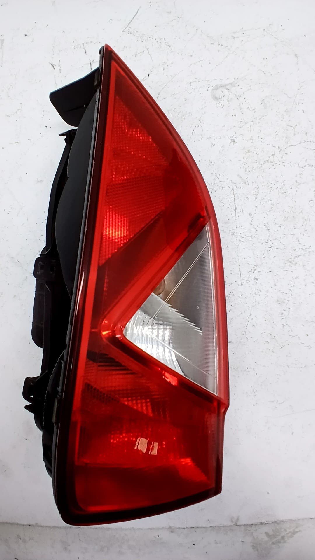 Piloto trasero izquierdo SEAT MII (KF1)