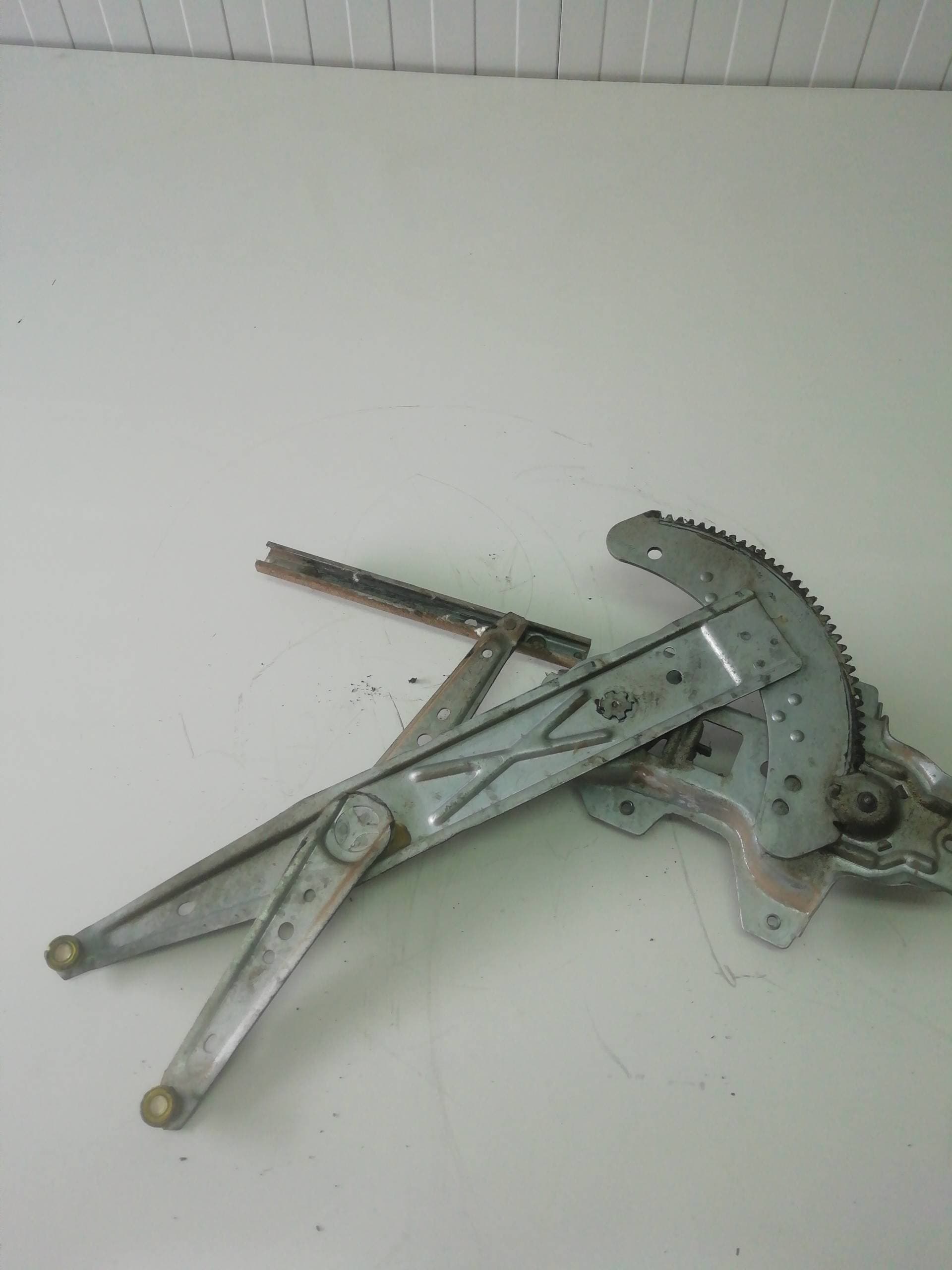 Elevalunas delantero izquierdo LAND ROVER DEFENDER (LD) 2
