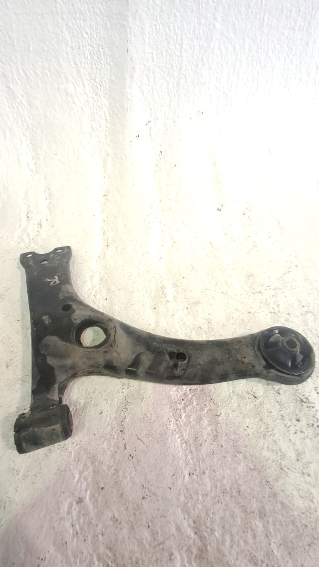 Brazo suspension inferior delantero derecho TOYOTA COROLLA STATION WAGON (_E12_)