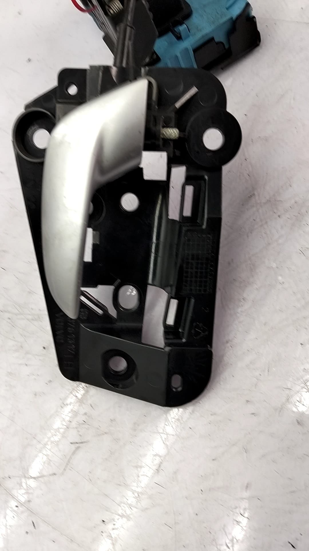 Cerradura puerta delantera derecha VOLVO XC90 3