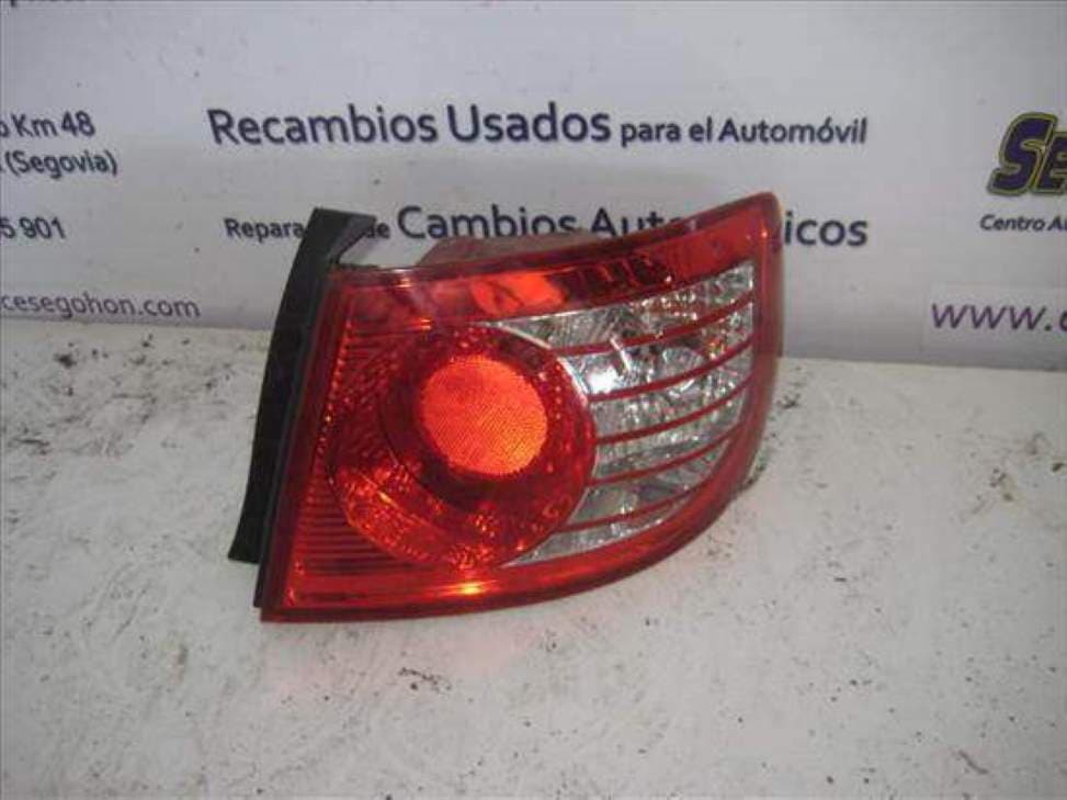 Piloto trasero derecho HYUNDAI ELANTRA (XD)