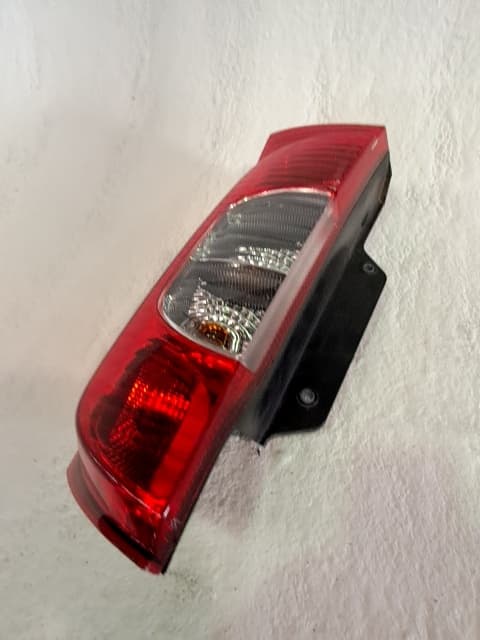 Piloto trasero derecho FIAT FIORINO 4