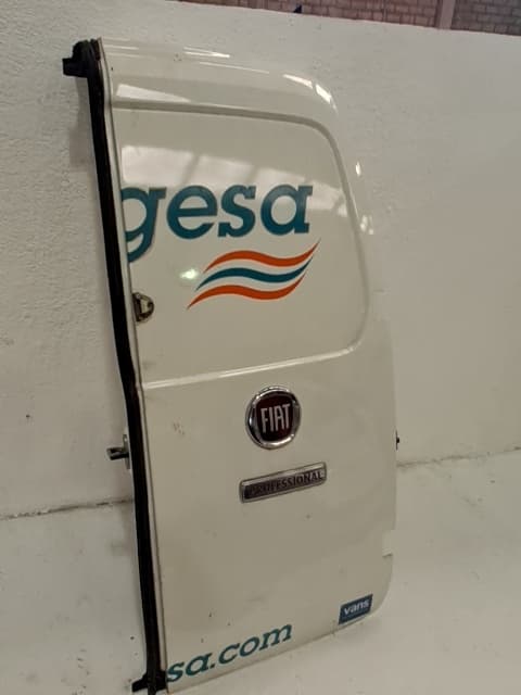 Porton trasero derecho FIAT FIORINO 3