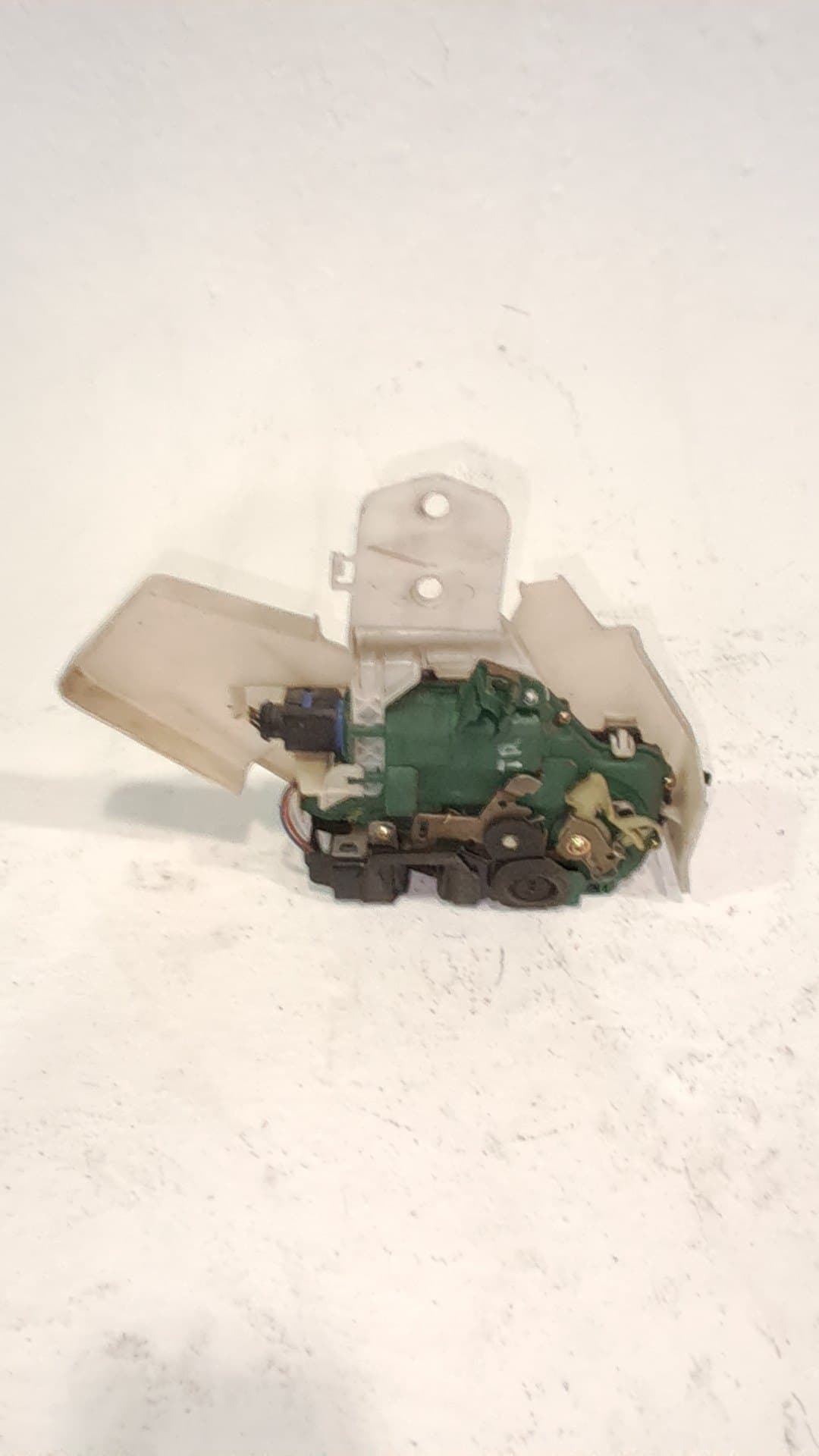 Cerradura puerta trasera derecha VOLKSWAGEN POLO (9N1)