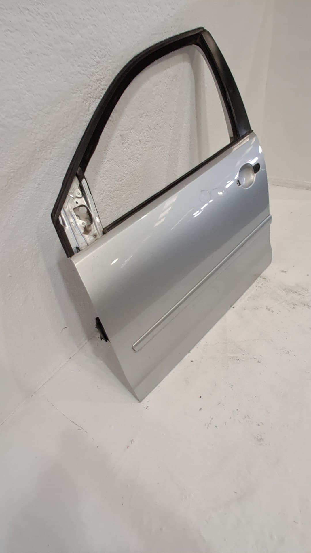 Puerta delantera izquierda VOLKSWAGEN POLO (9N1) 4