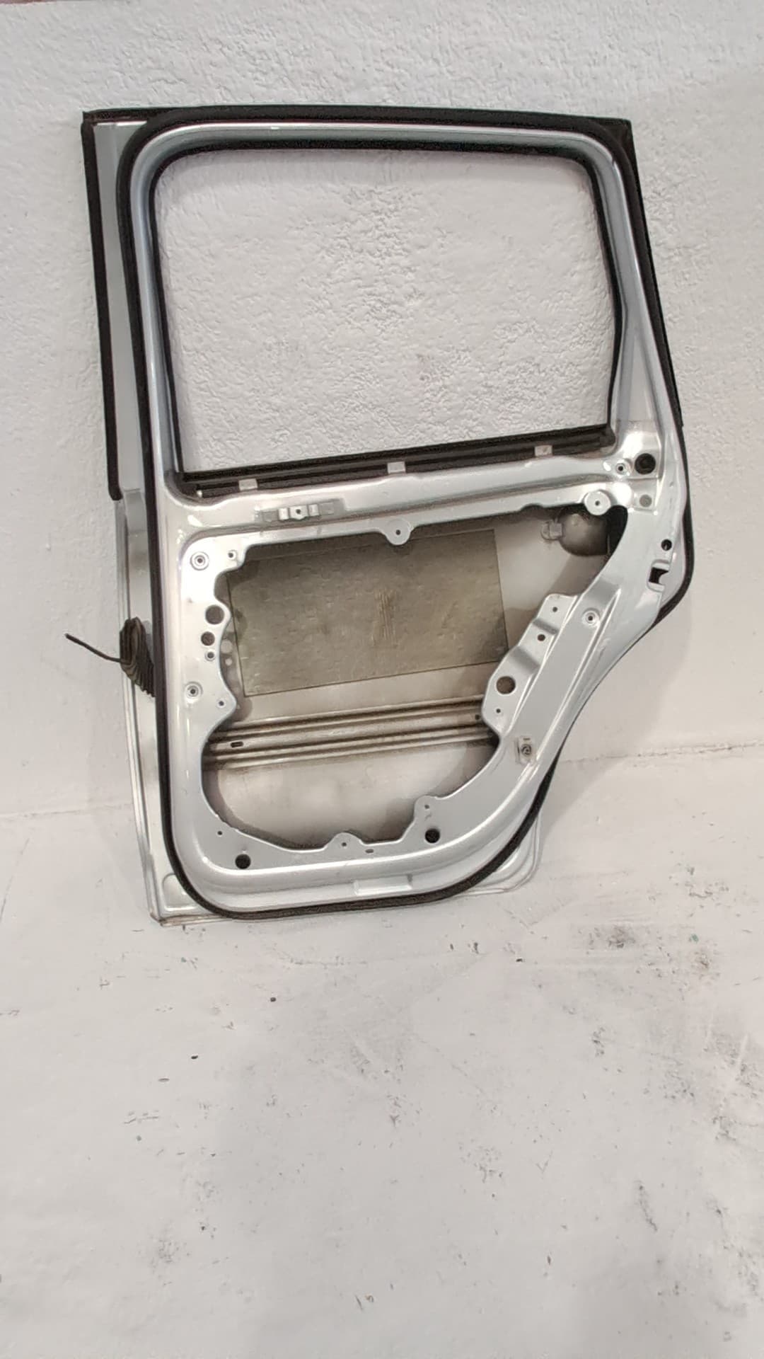 Puerta trasera derecha VOLKSWAGEN POLO (9N1) 2