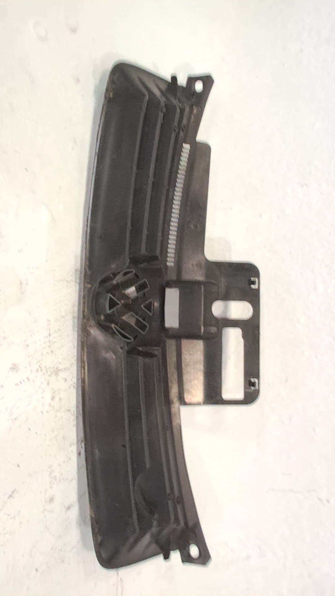 Rejilla delantera VOLKSWAGEN POLO (9N1) 2
