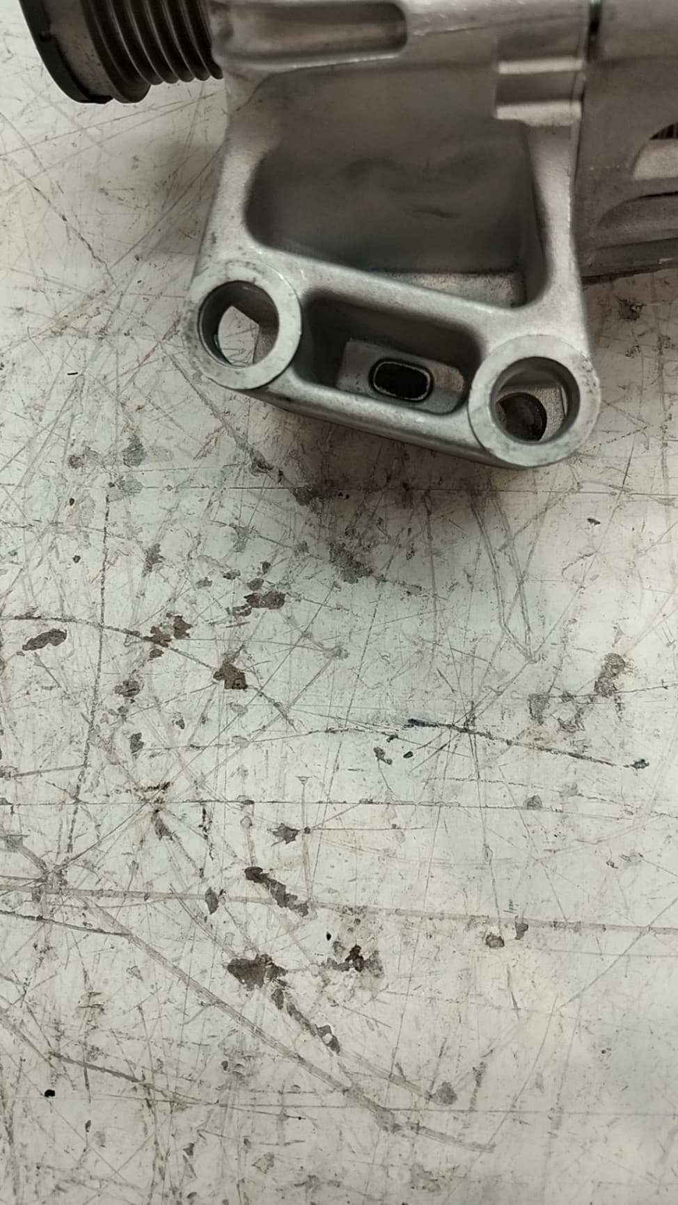 Alternador FORD FIESTA VI VAN