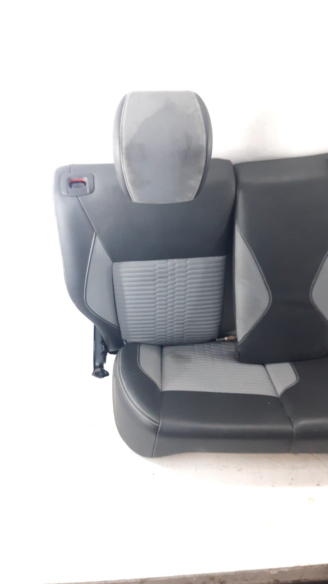 Cerradura asientos traseros FORD FIESTA VI VAN 4