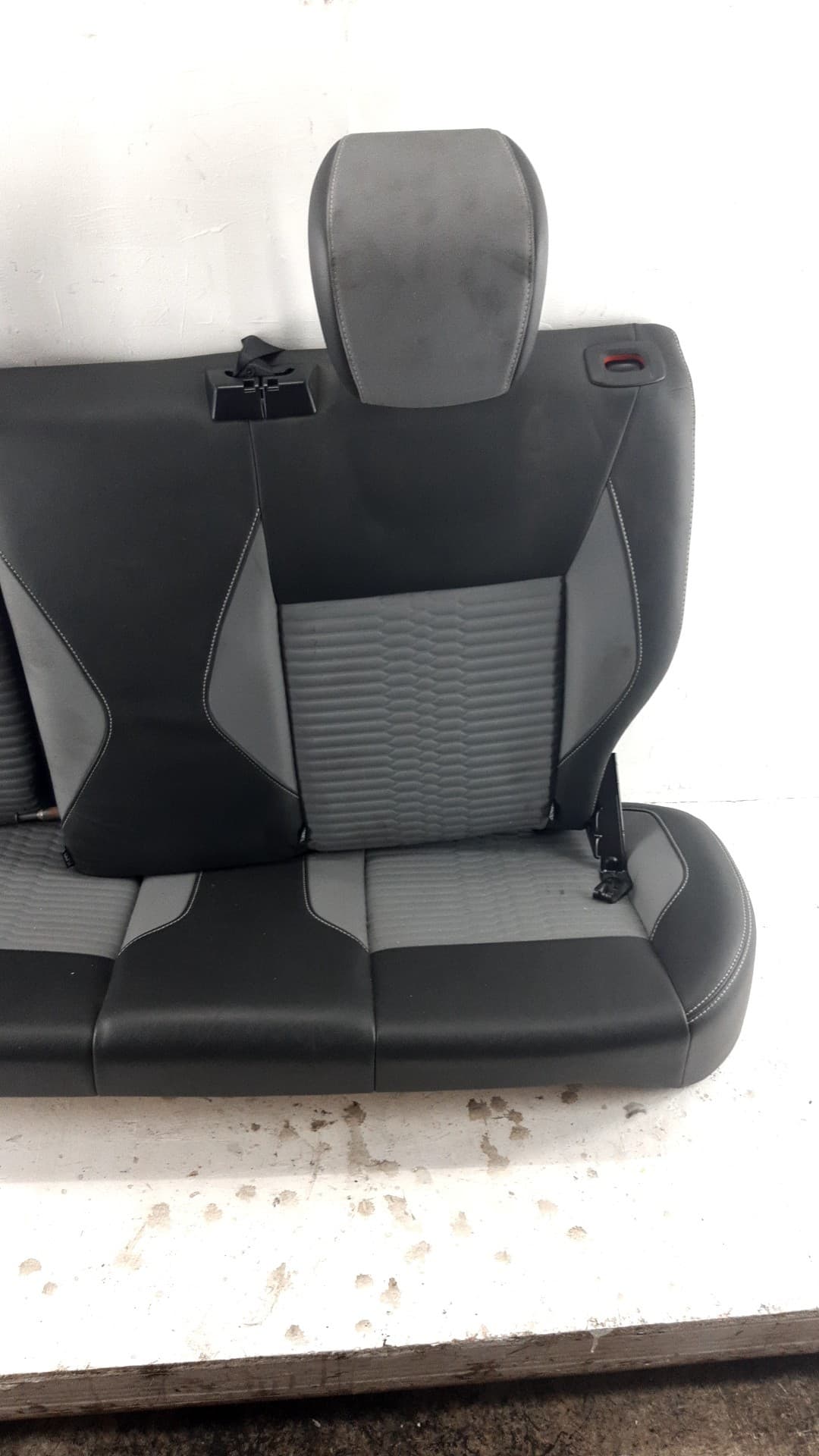 Cerradura asientos traseros FORD FIESTA VI VAN 3