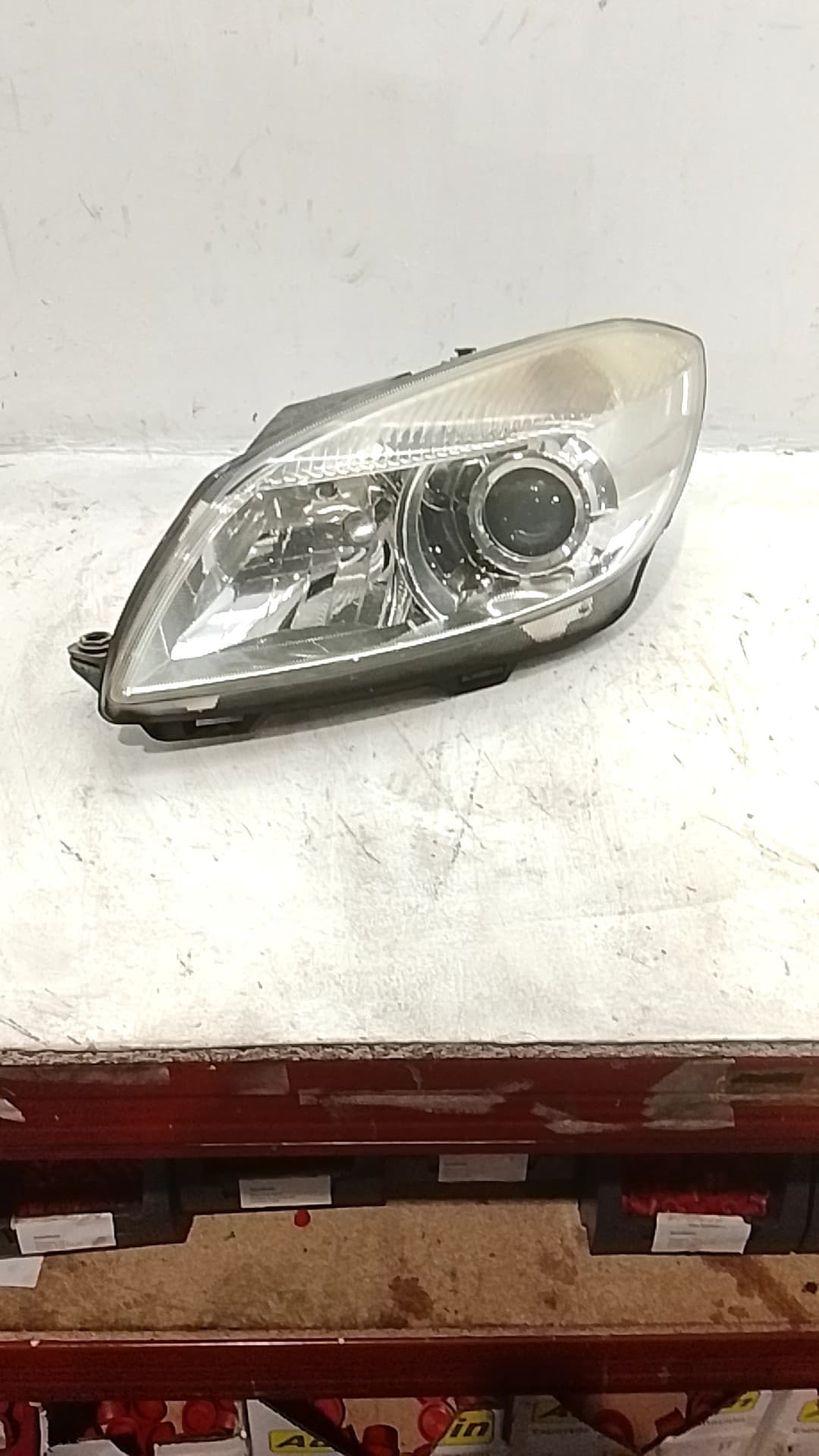 Faro izquierdo SKODA FABIA