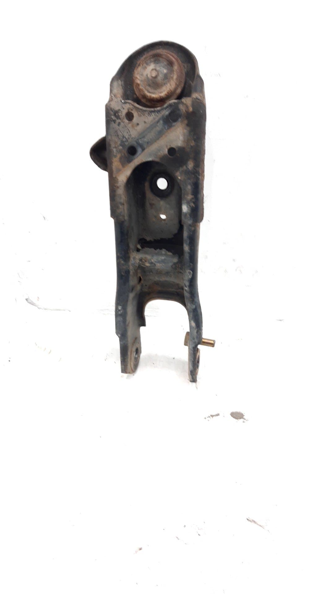 Brazo suspension inferior delantero izquierdo NISSAN PICK-UP (D22) 2