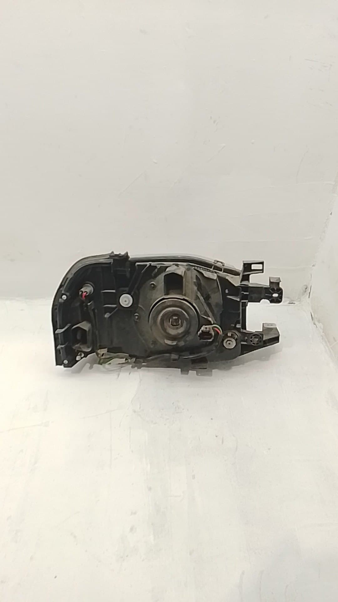Faro izquierdo NISSAN PICK-UP (D22) 3