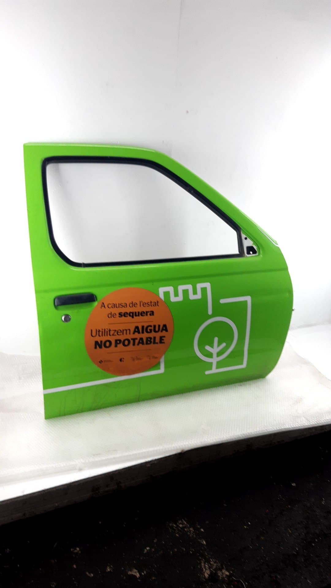 Puerta delantera derecha NISSAN PICK-UP (D22)