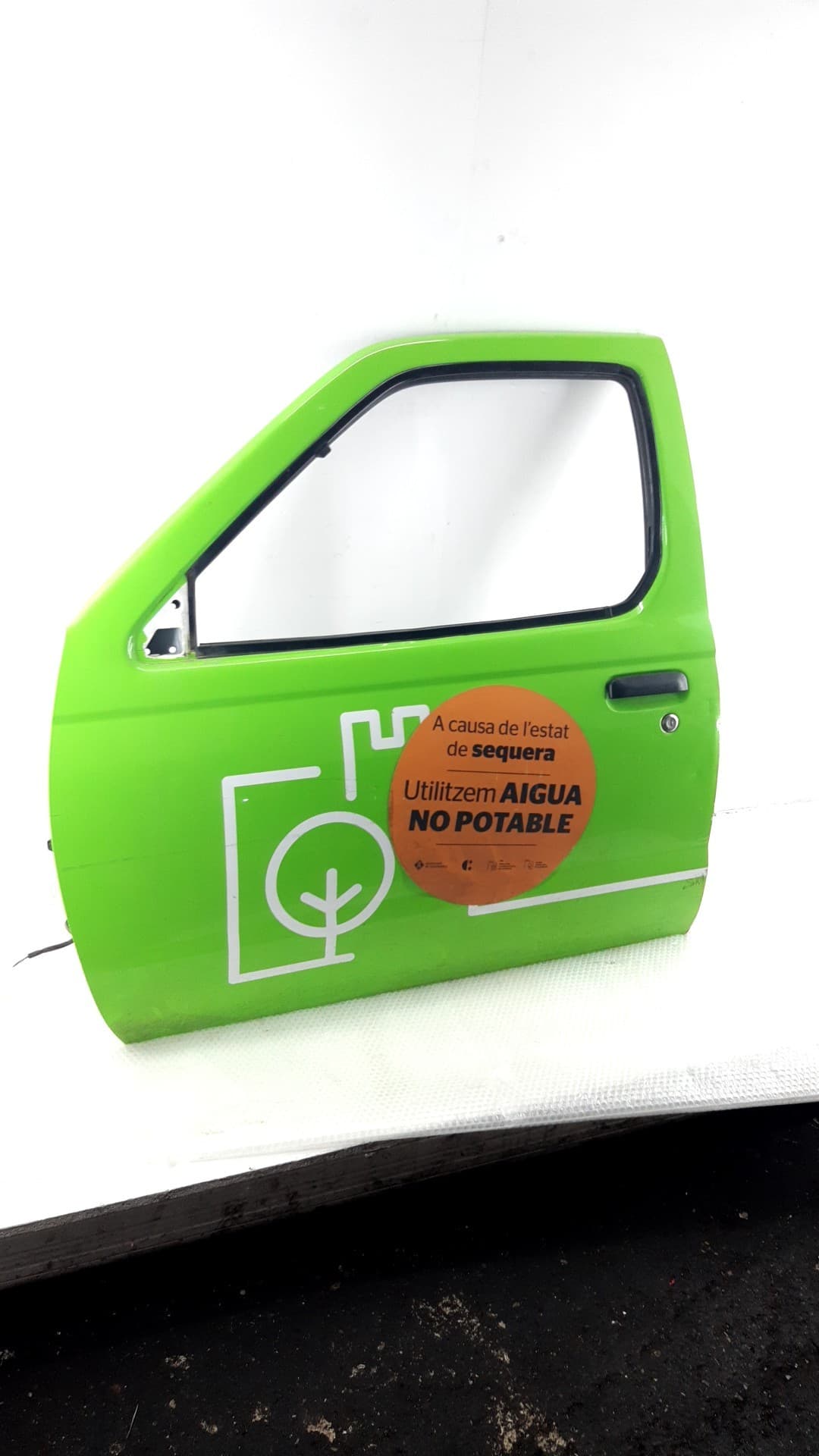 Puerta delantera izquierda NISSAN PICK-UP (D22)