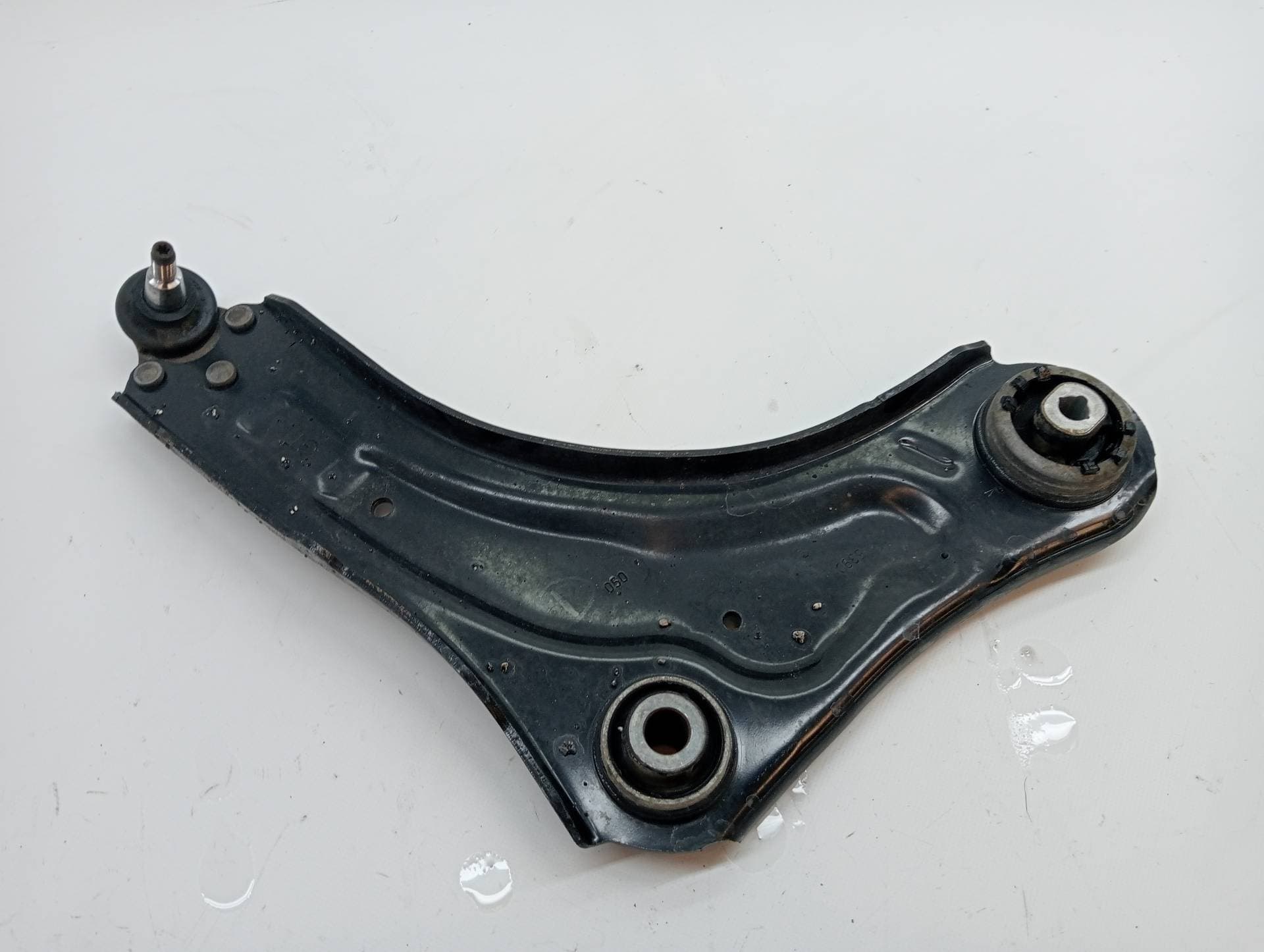 Brazo suspension inferior delantero derecho RENAULT MEGANE IV GRANDTOUR 2