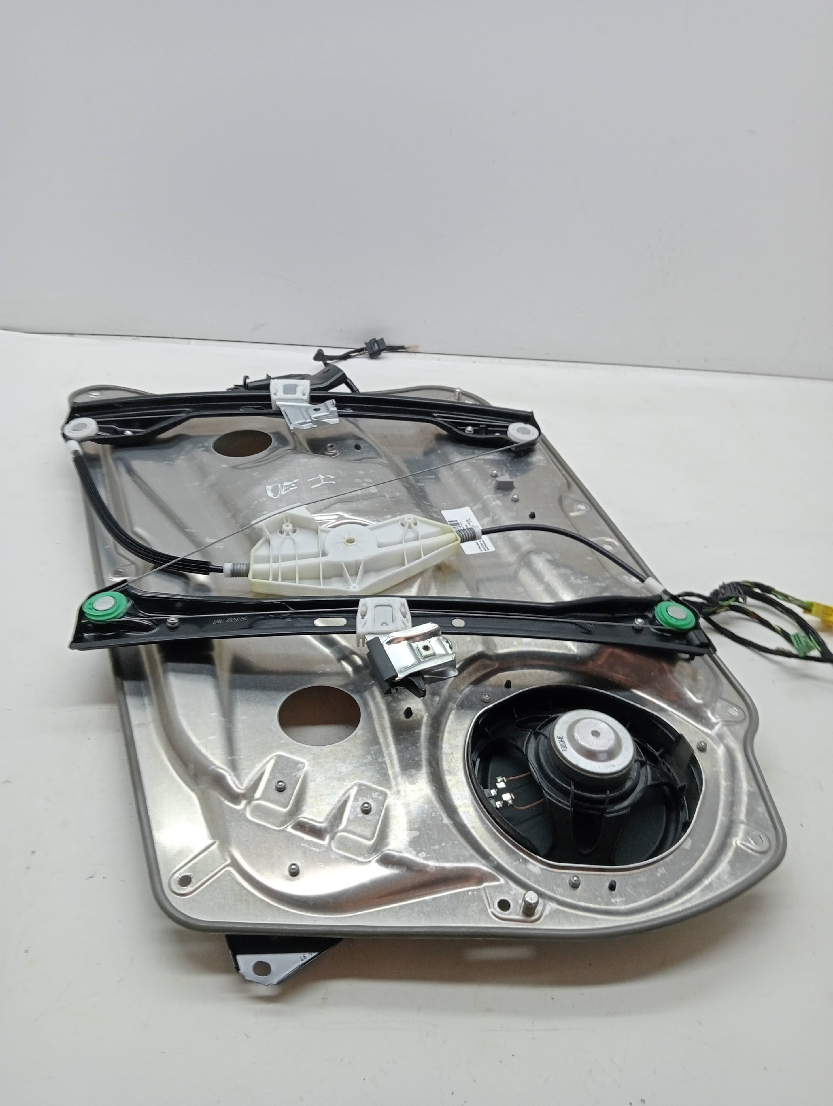 Elevalunas delantero izquierdo MERCEDES-BENZ CLASE C (W204) LIM.