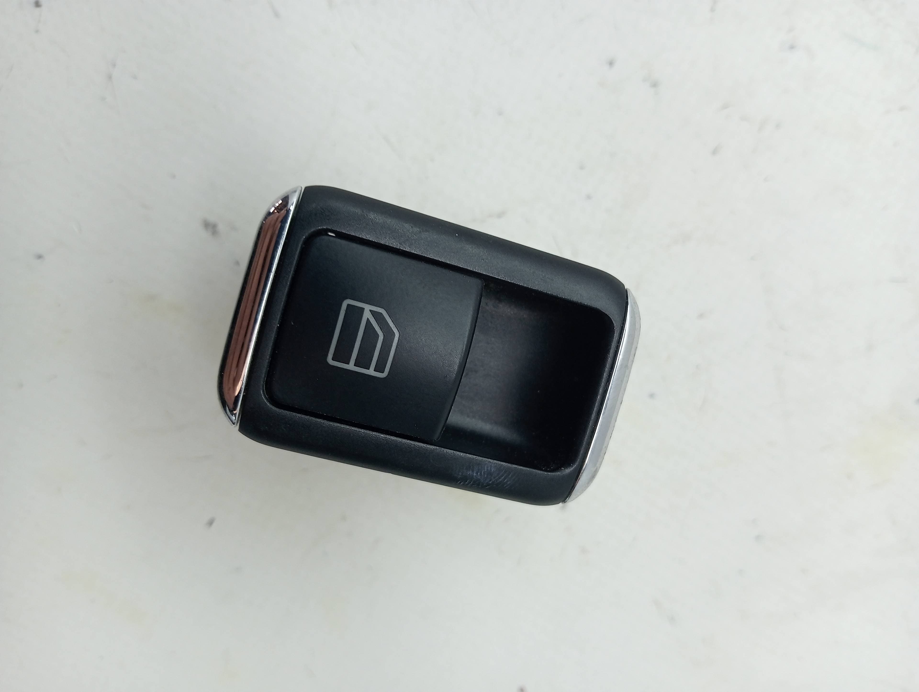 Mando elevalunas delantero derecho MERCEDES-BENZ CLASE C (W204) LIM.