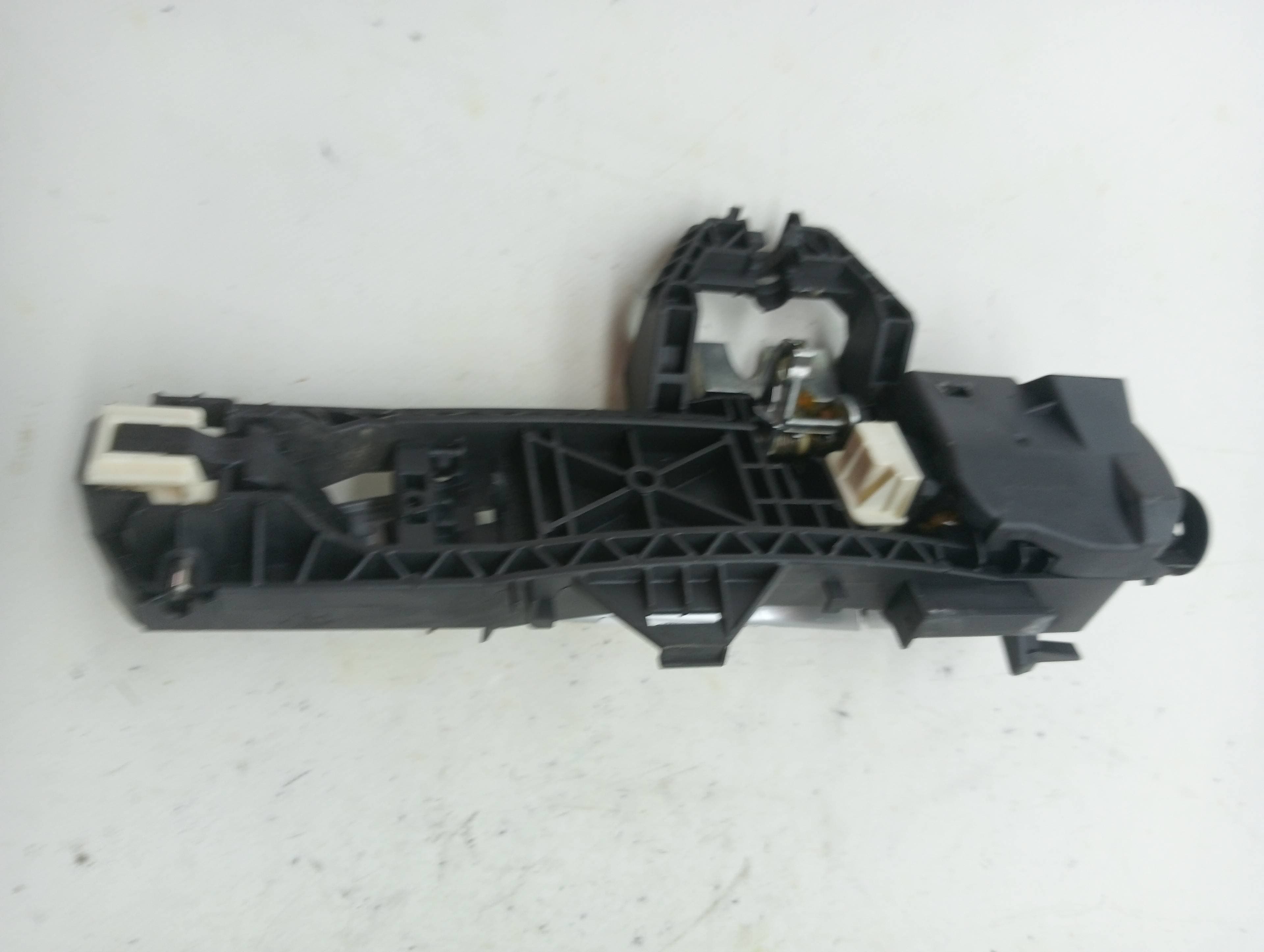 Maneta exterior delantera izquierda MERCEDES-BENZ CLASE C (W204) LIM. 2