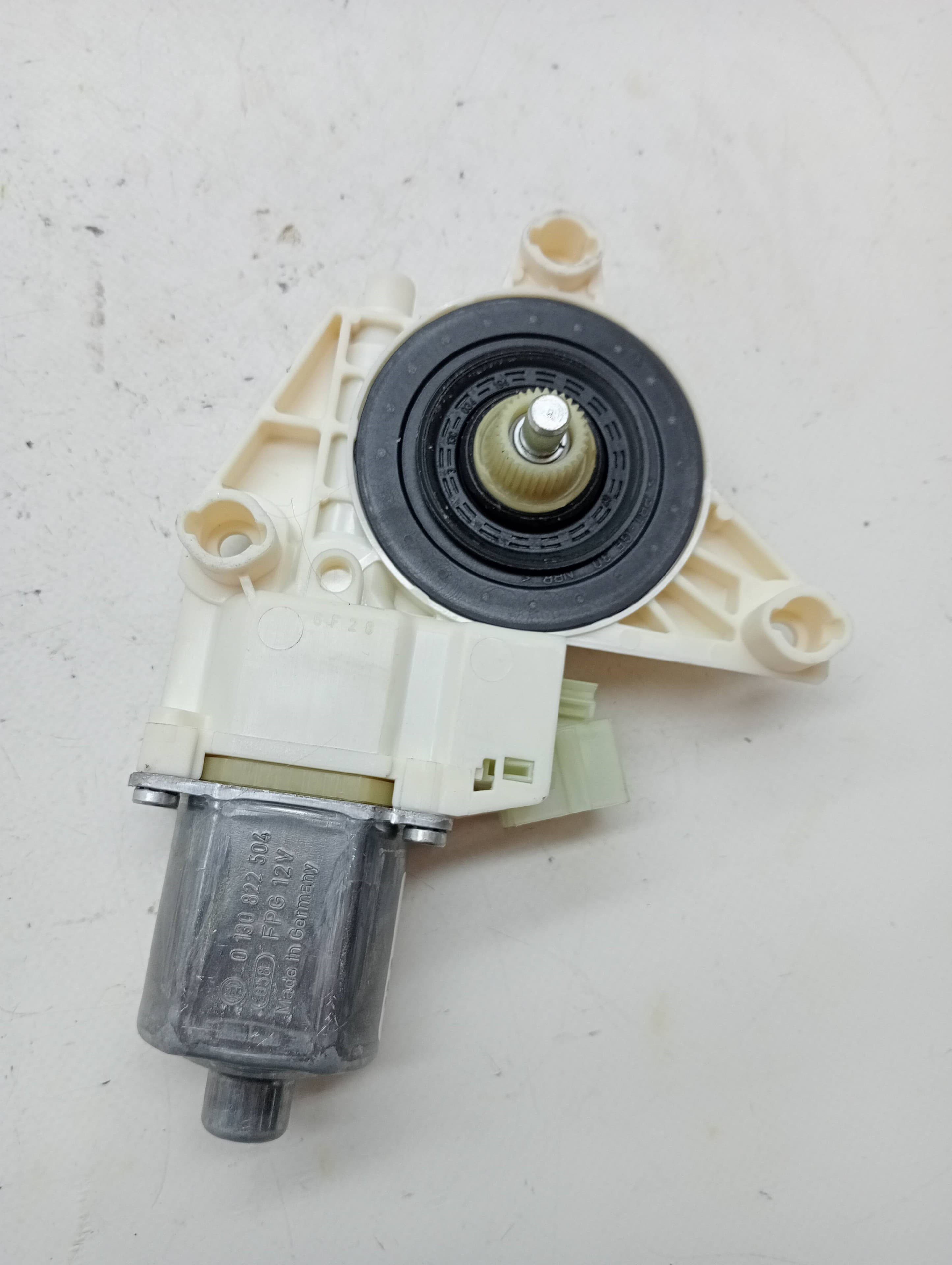 Motor elevalunas delantero derecho MERCEDES-BENZ CLASE C (W204) LIM. 3
