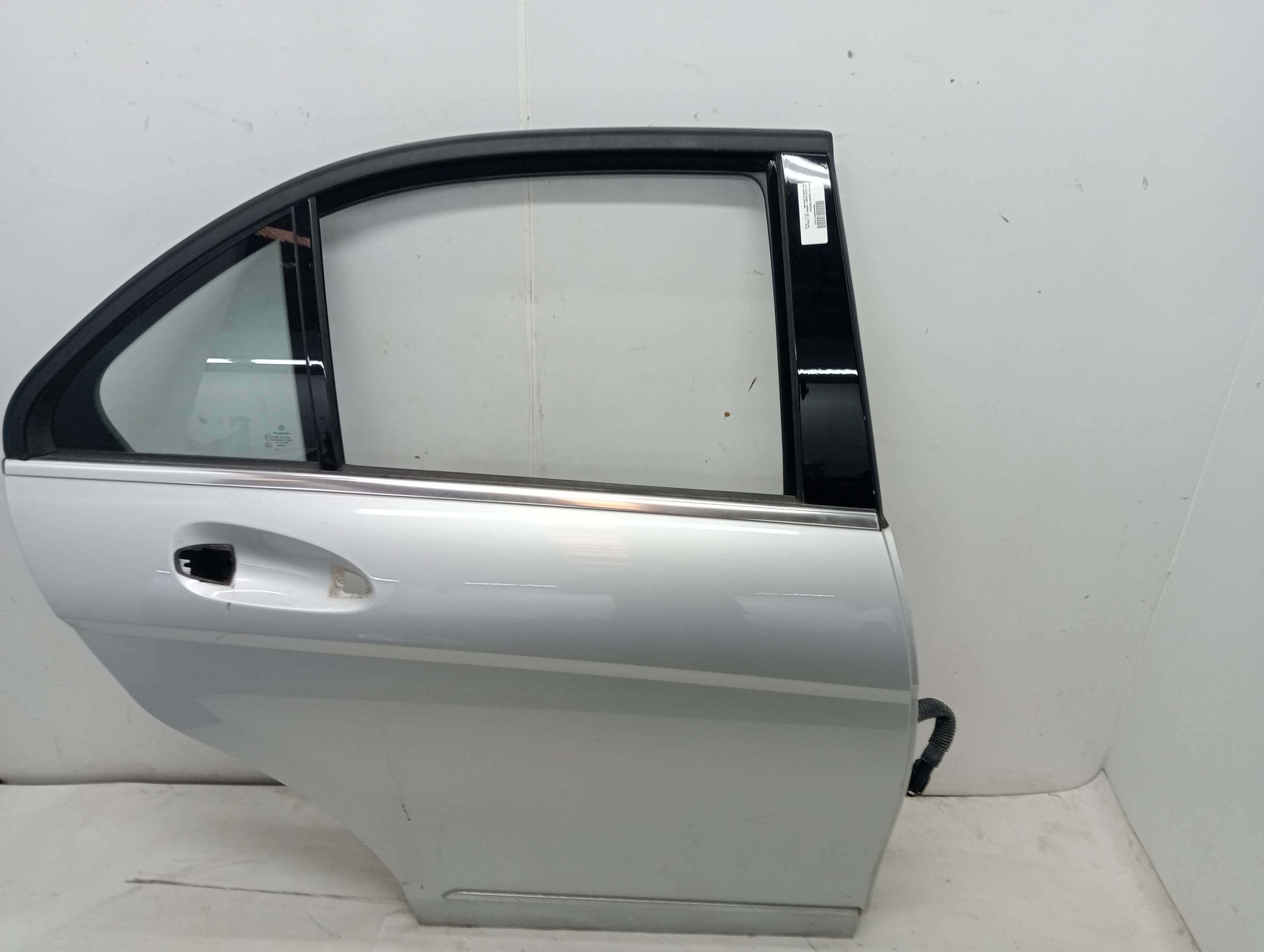 Puerta trasera derecha MERCEDES-BENZ CLASE C (W204) LIM.