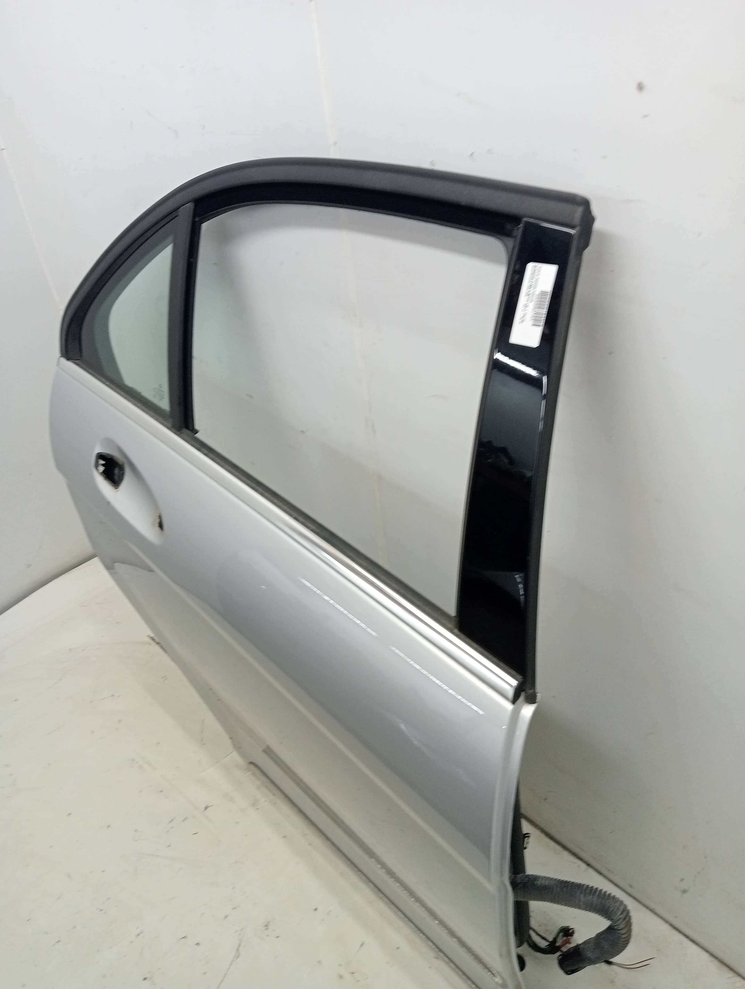 Puerta trasera derecha MERCEDES-BENZ CLASE C (W204) LIM. 3