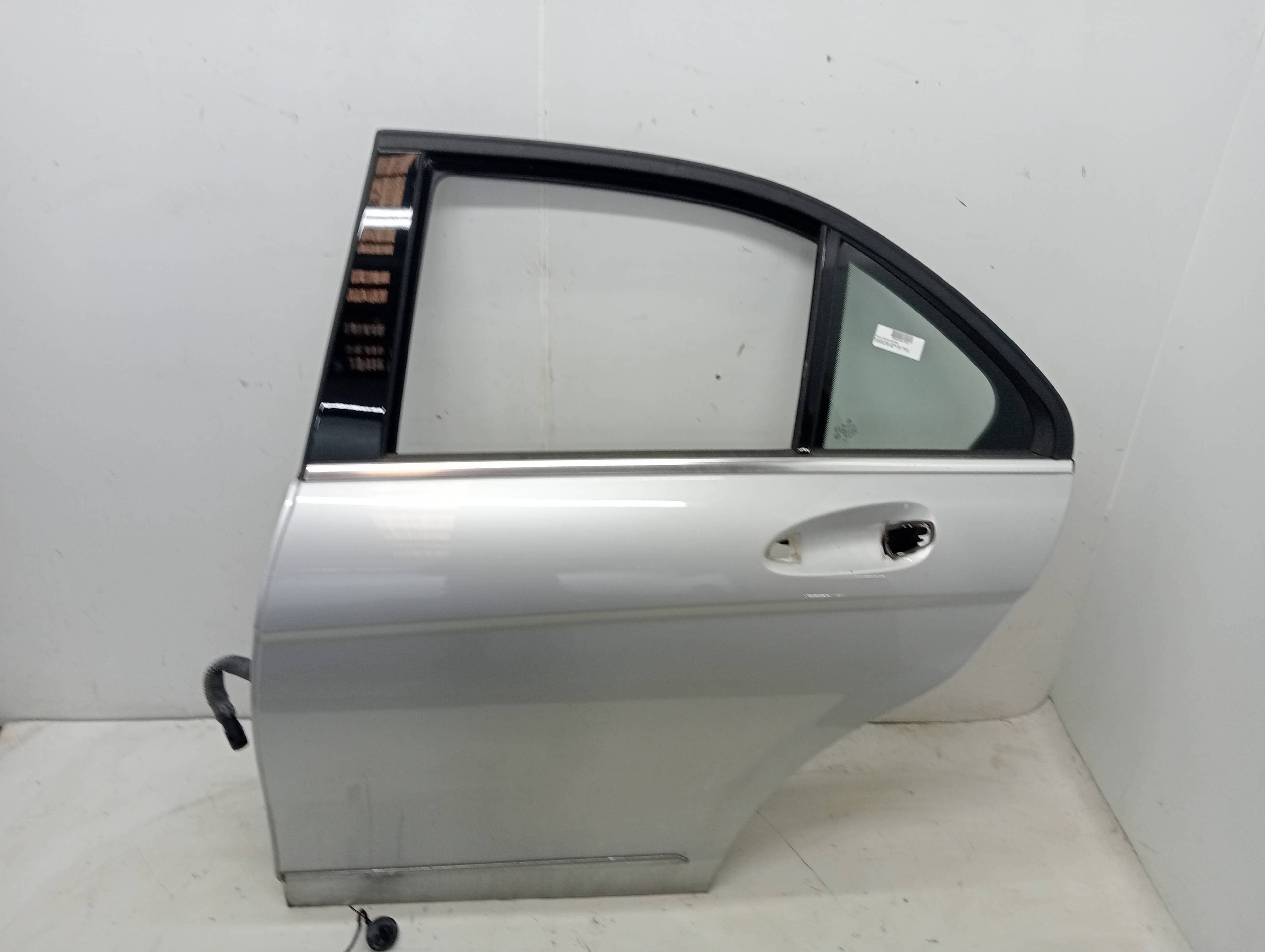 Puerta trasera izquierda MERCEDES-BENZ CLASE C (W204) LIM.