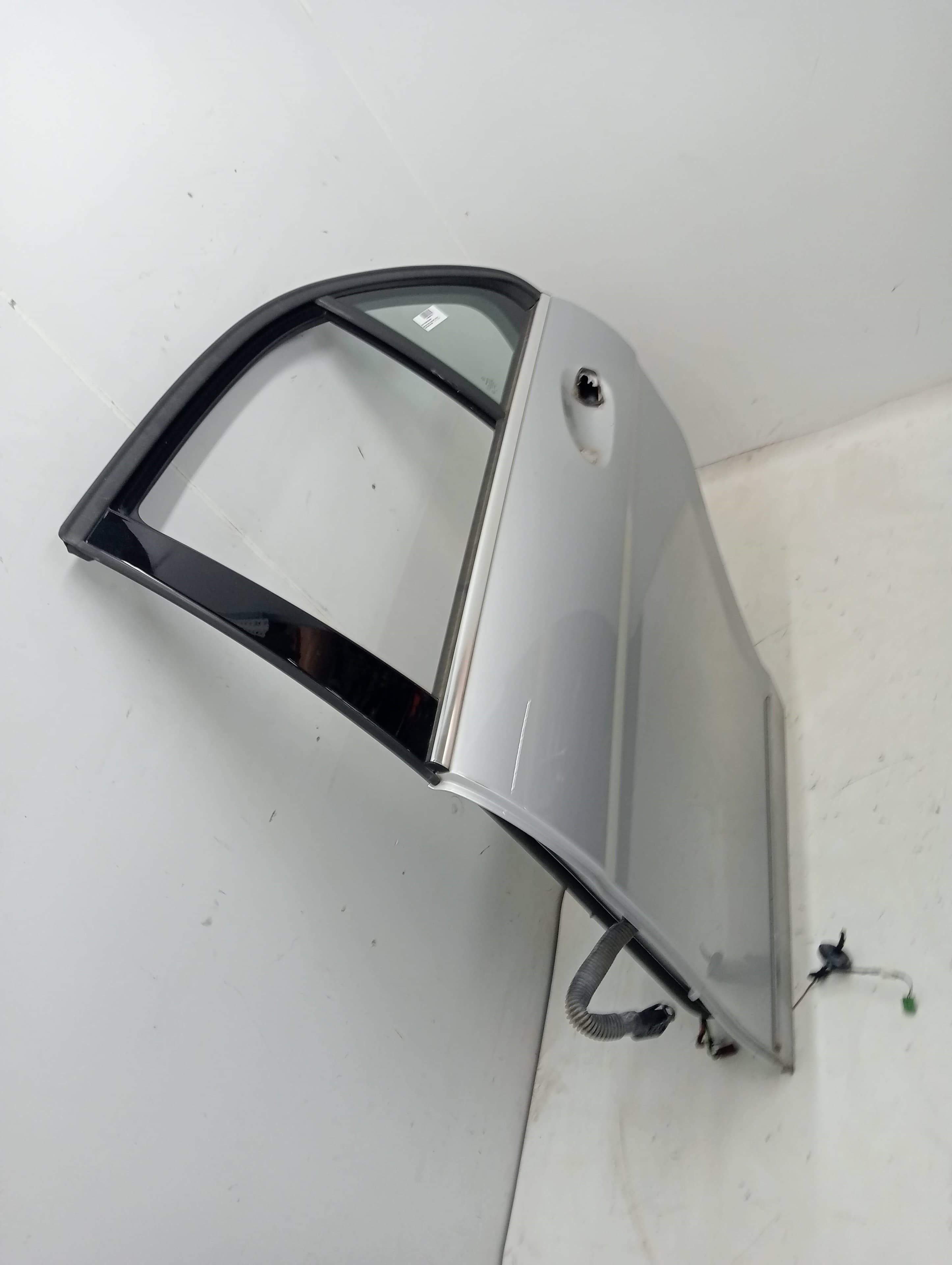Puerta trasera izquierda MERCEDES-BENZ CLASE C (W204) LIM. 3