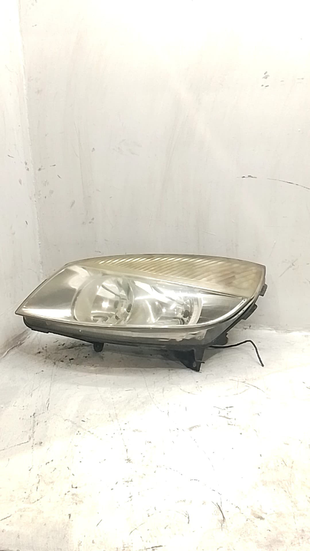 Faro izquierdo RENAULT MEGANE III BERLINA 5 P