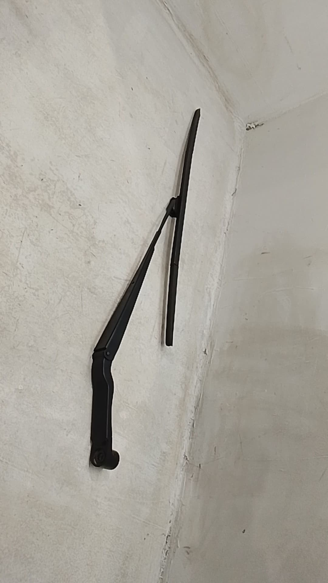 Brazo limpia delantero izquierdo RENAULT KADJAR